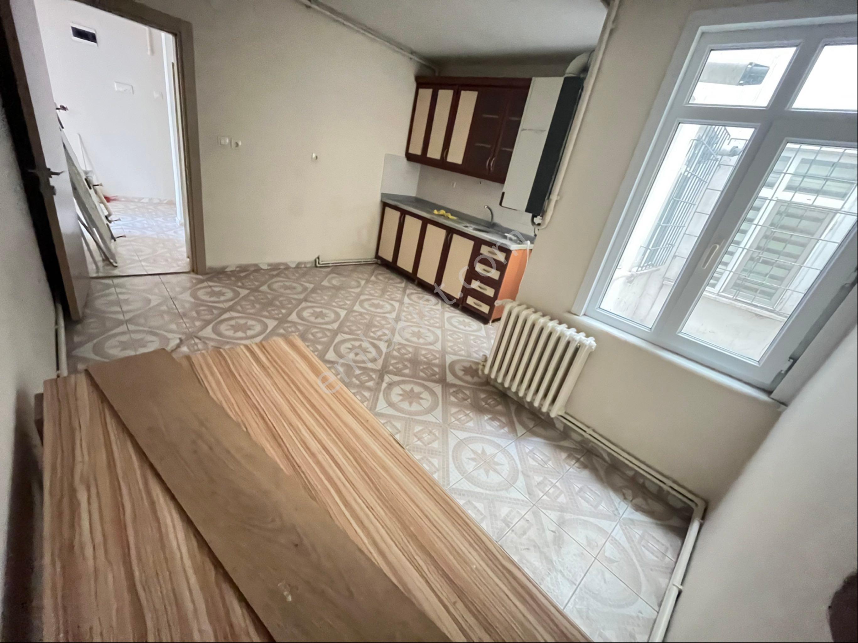 Metro Durağının Karşısında Bekara Uygun Harika Konumda 2+1 Kiralık Daire - Görsel 24