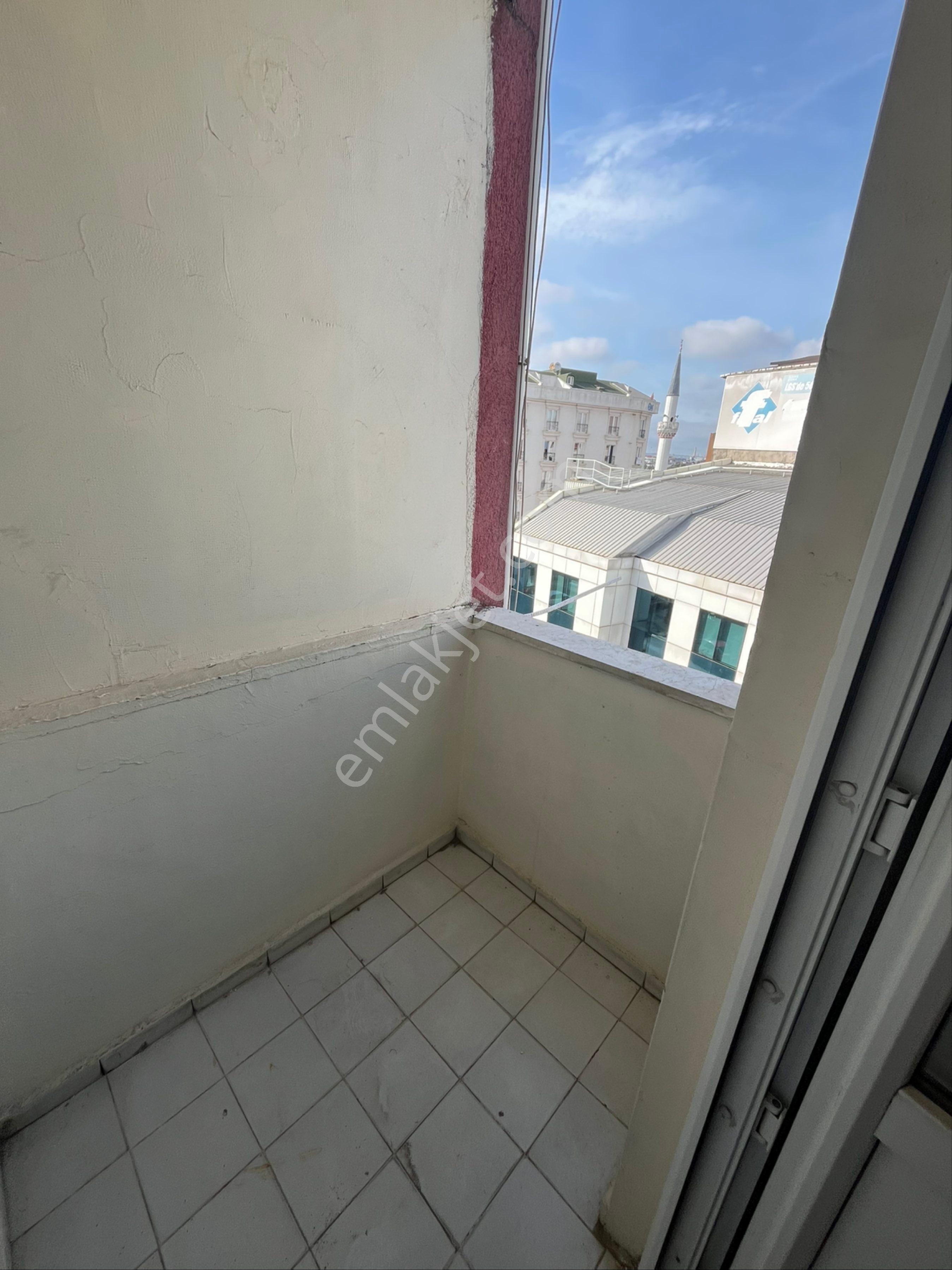 Metro Durağının Karşısında Bekara Uygun Harika Konumda 2+1 Kiralık Daire - Görsel 9