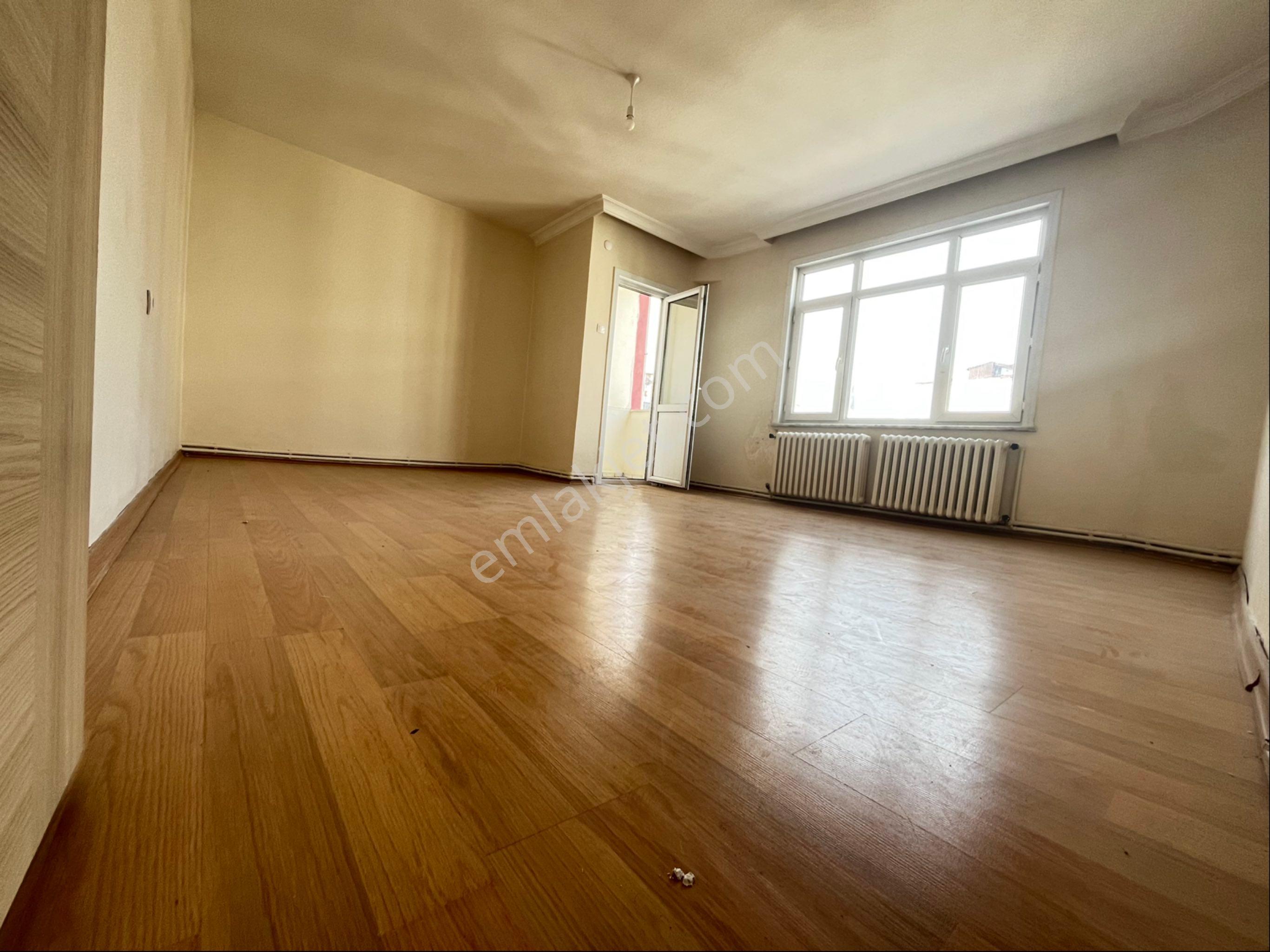Metro Durağının Karşısında Bekara Uygun Harika Konumda 2+1 Kiralık Daire - Görsel 3