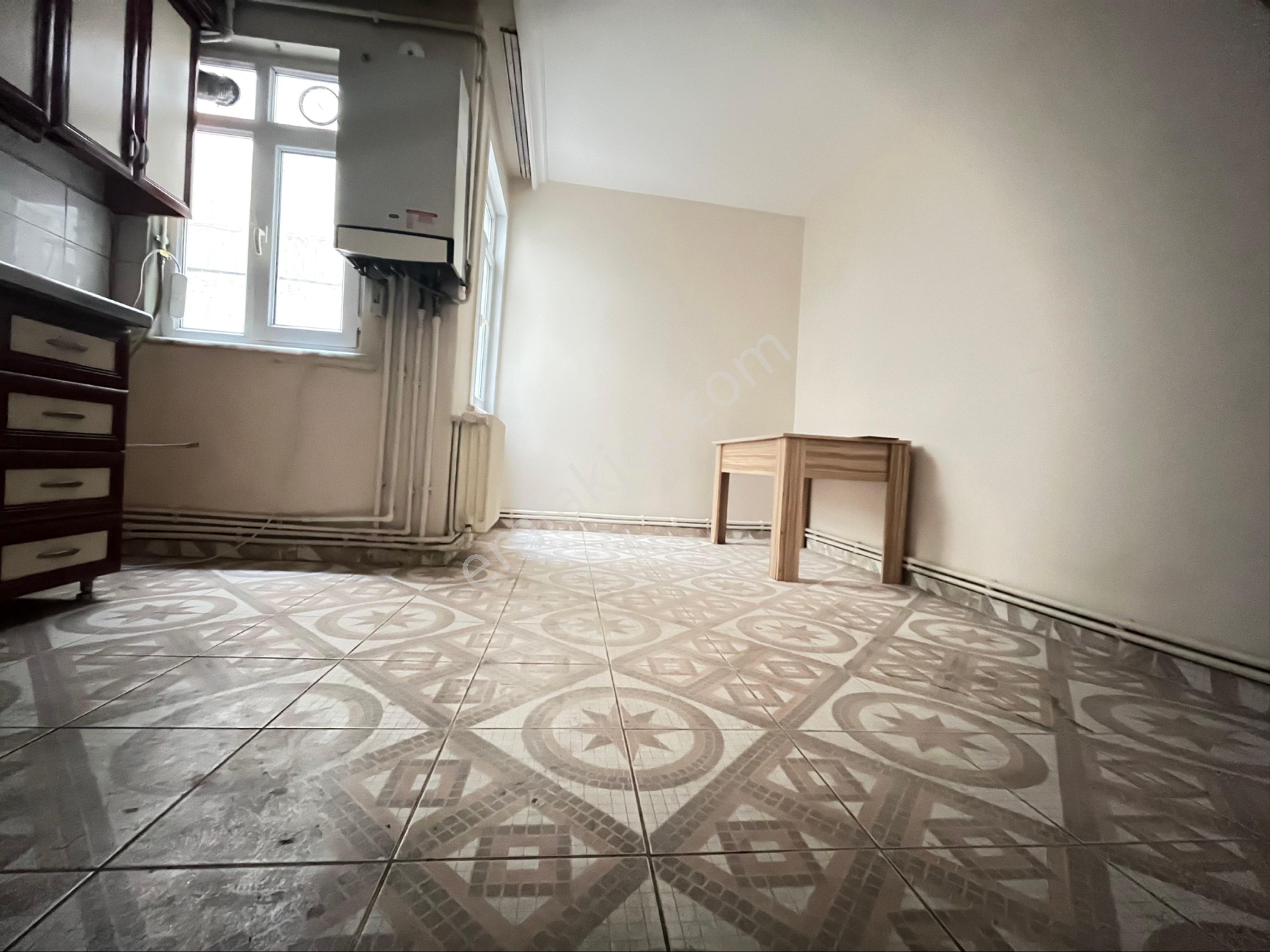 Metro Durağının Karşısında Bekara Uygun Harika Konumda 2+1 Kiralık Daire - Görsel 26