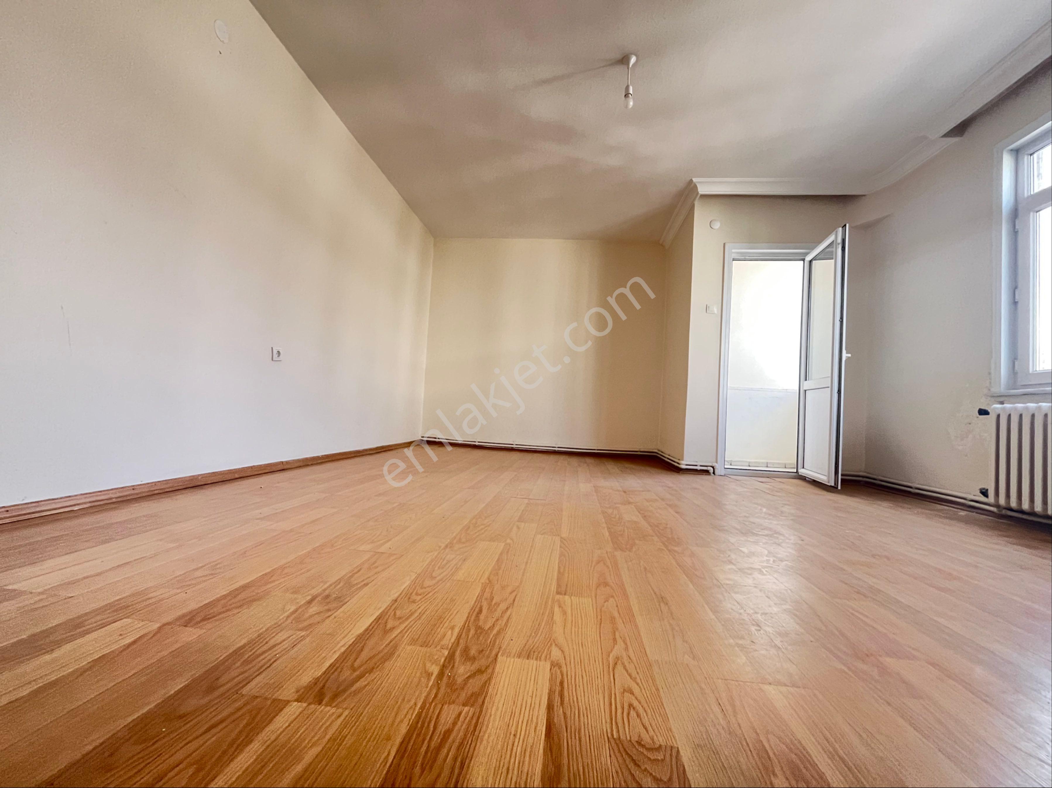 Metro Durağının Karşısında Bekara Uygun Harika Konumda 2+1 Kiralık Daire - Görsel 8