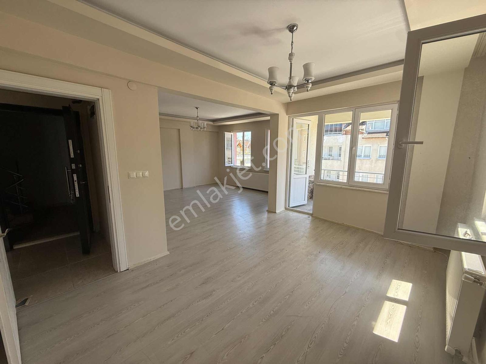 Resuloğlu Emlak'tan Bucak Mah. 2 Adet 2+1 Kiralık - Görsel 19