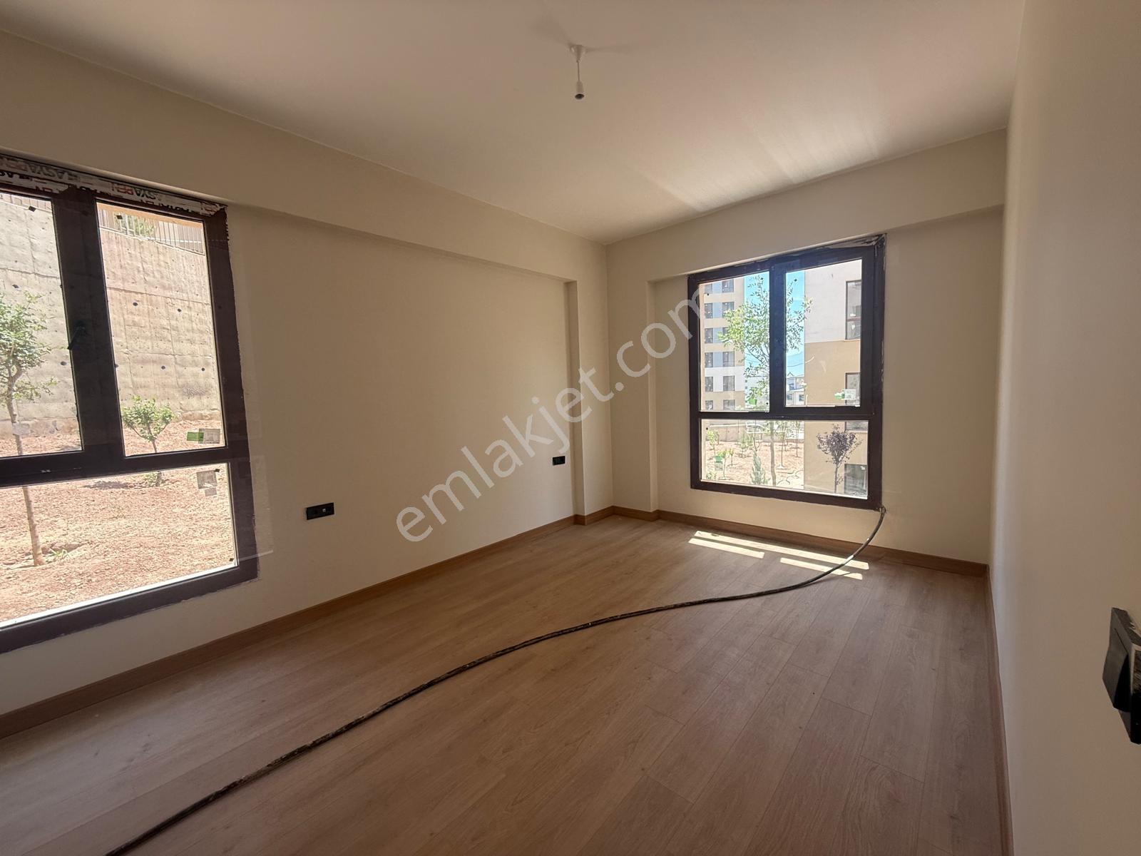 Tarcanlardan İzmit Yeni Cedit Projesinde Satılık 2+1 Daire