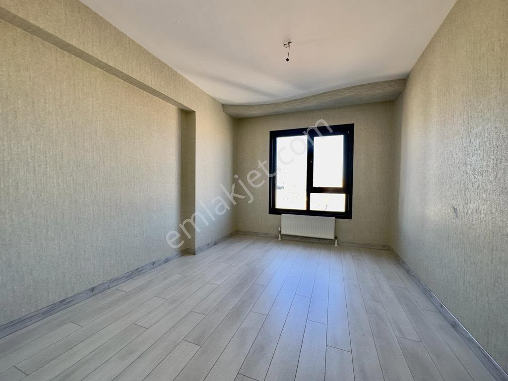Beyoğlu'ndan Elit Sitede Geniş Balkonlu Hastane Yakını Lüx Daire - Görsel 15