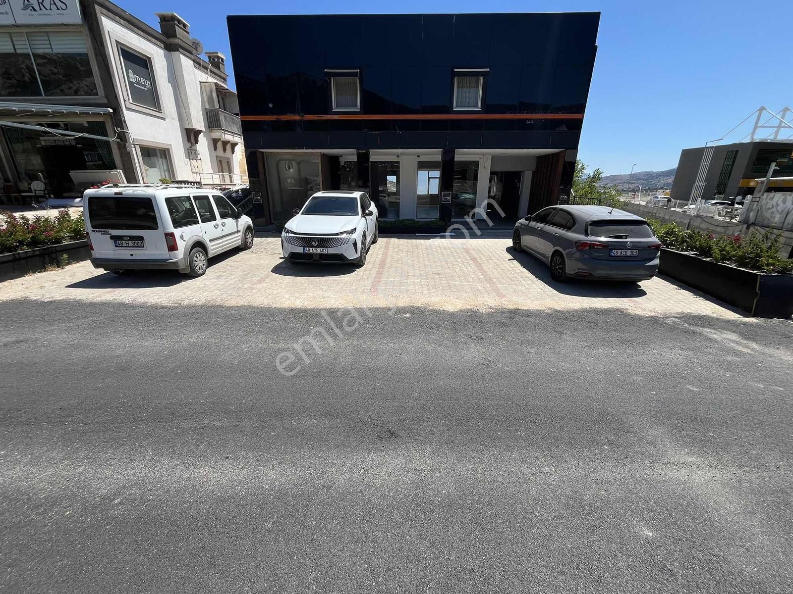 Ortakentte Yalıkavak Yolunda Kiralık 160 M2 Dükkan - Görsel 2