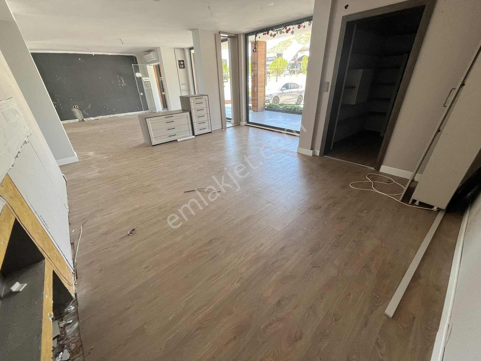 Ortakentte Yalıkavak Yolunda Kiralık 160 M2 Dükkan - Görsel 8