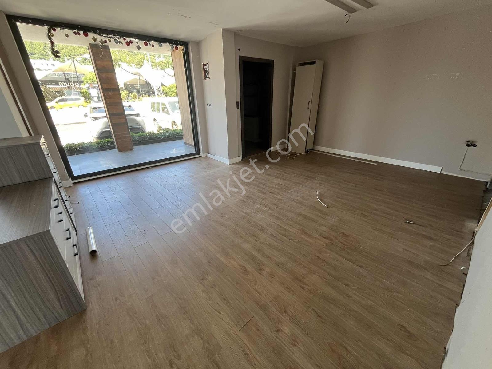 Ortakentte Yalıkavak Yolunda Kiralık 160 M2 Dükkan - Görsel 7