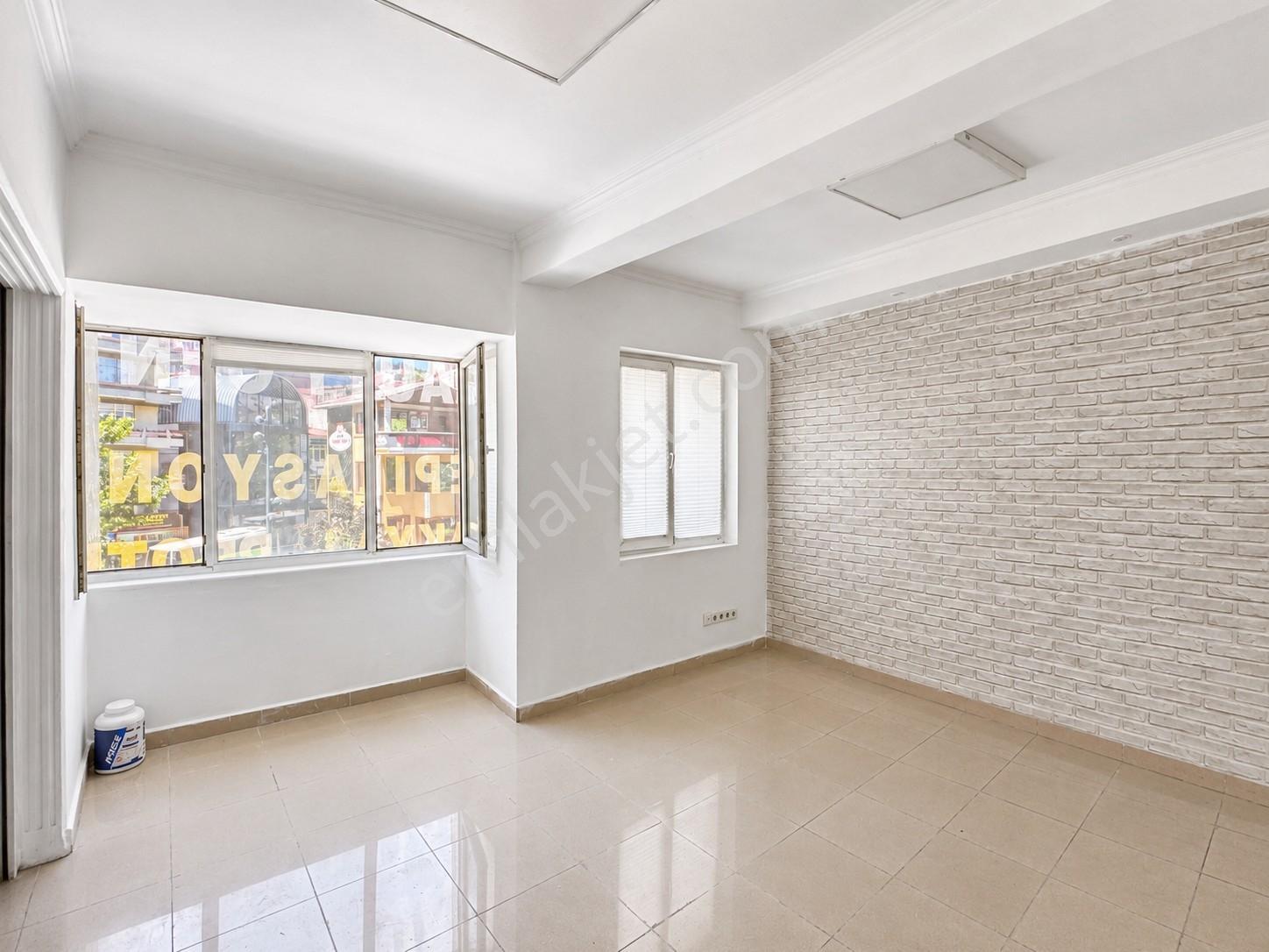İzmit Merkez Cumhuriyet Caddesinde Kiralık 3 Katlı İş Yeri - Görsel 3