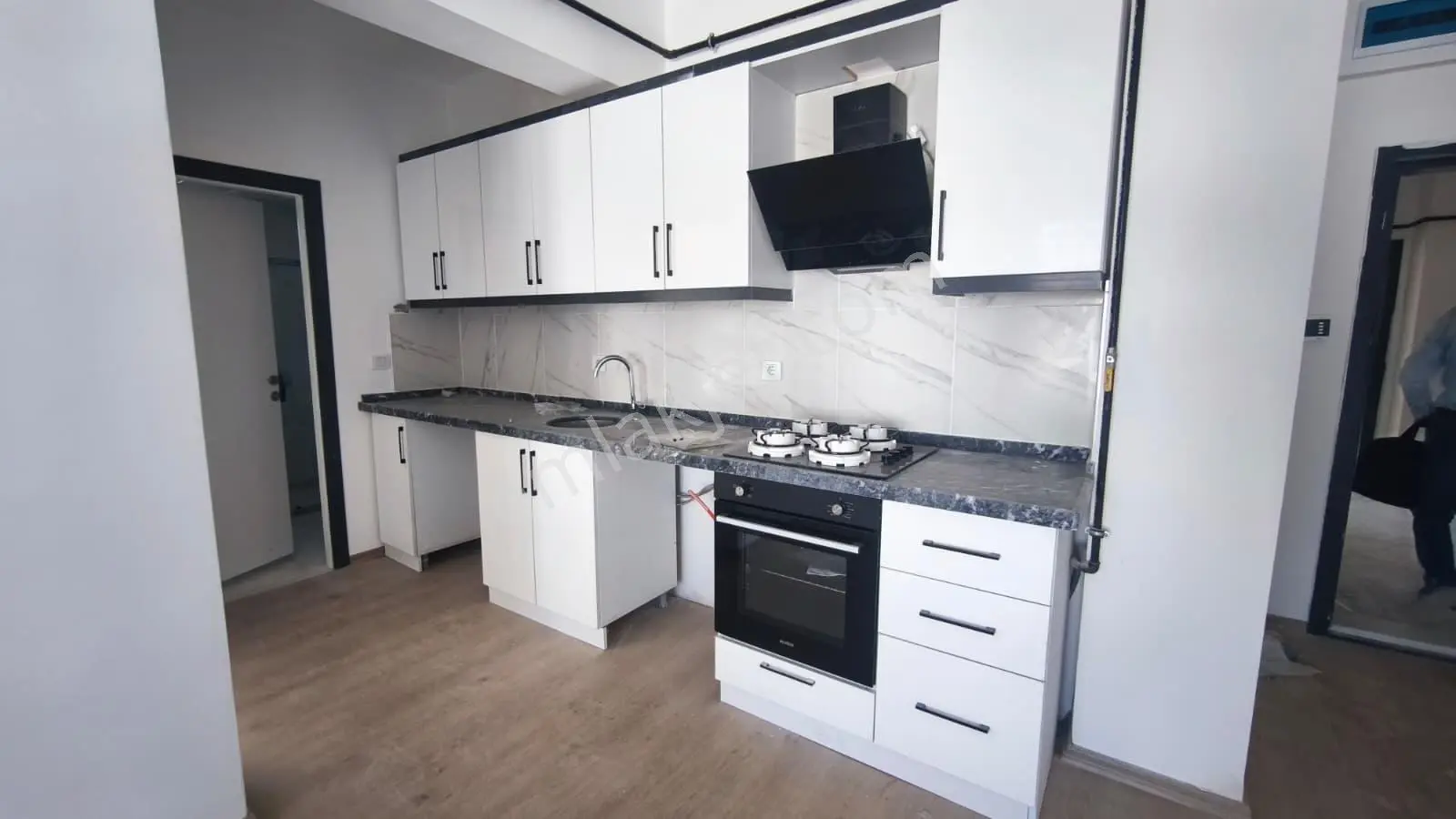 Dumlupınar'da Y. Beyazıt Üniv. Yakını Modern 1+1 Daire Fırsatı - Görsel 10