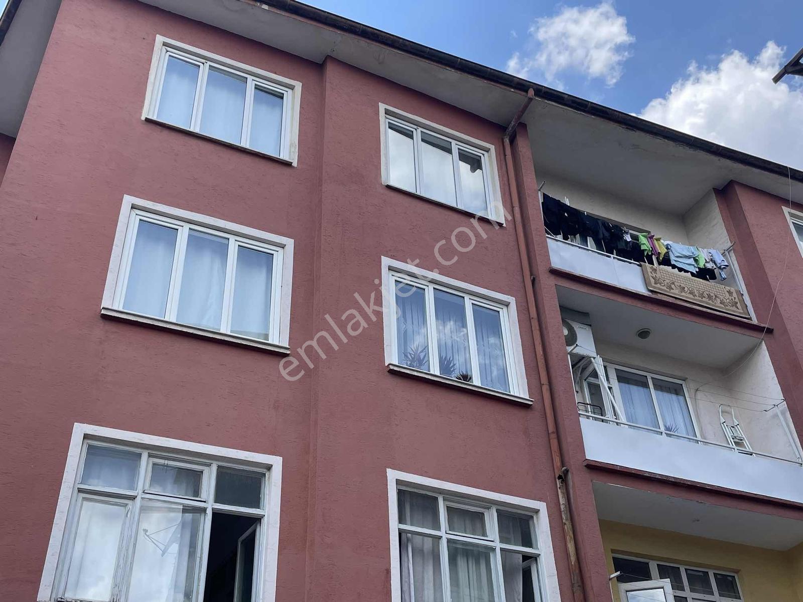 Sahibiata Mah. Merkezi Konumda Bakımlı Satılık Arakat Daire - Görsel 13
