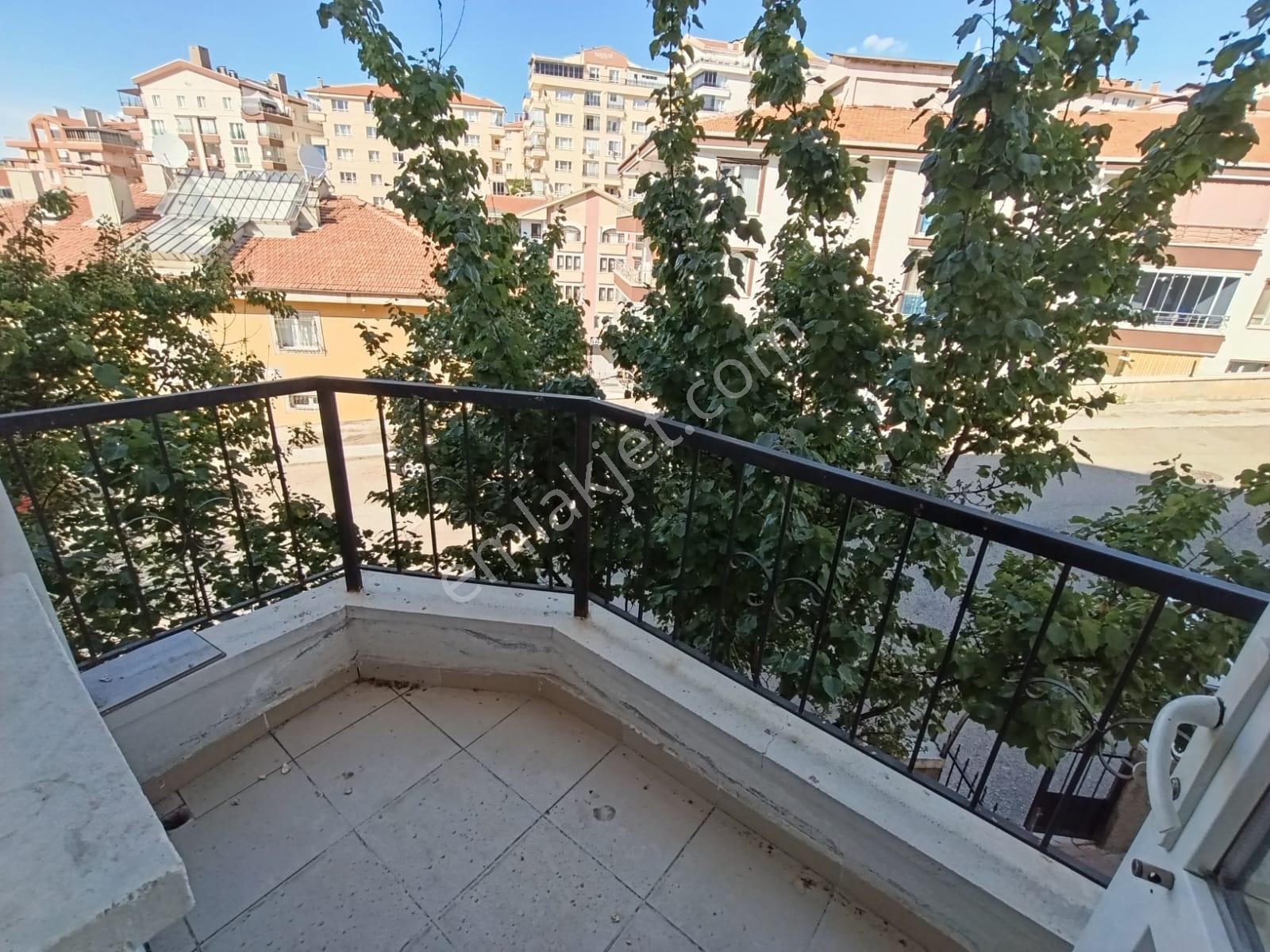▄evga▄durali Alıç Mahallesi 120m2 Katta 3+1 Daire - Görsel 2