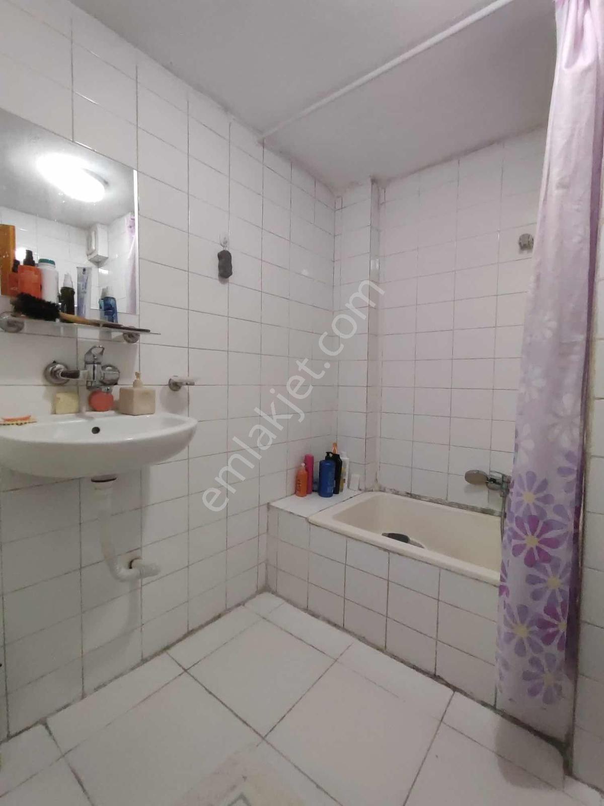 Bahçelievler Siyavuşpaşada 5.kat 2+1 70 M2 1999 Yapımı - Görsel 22