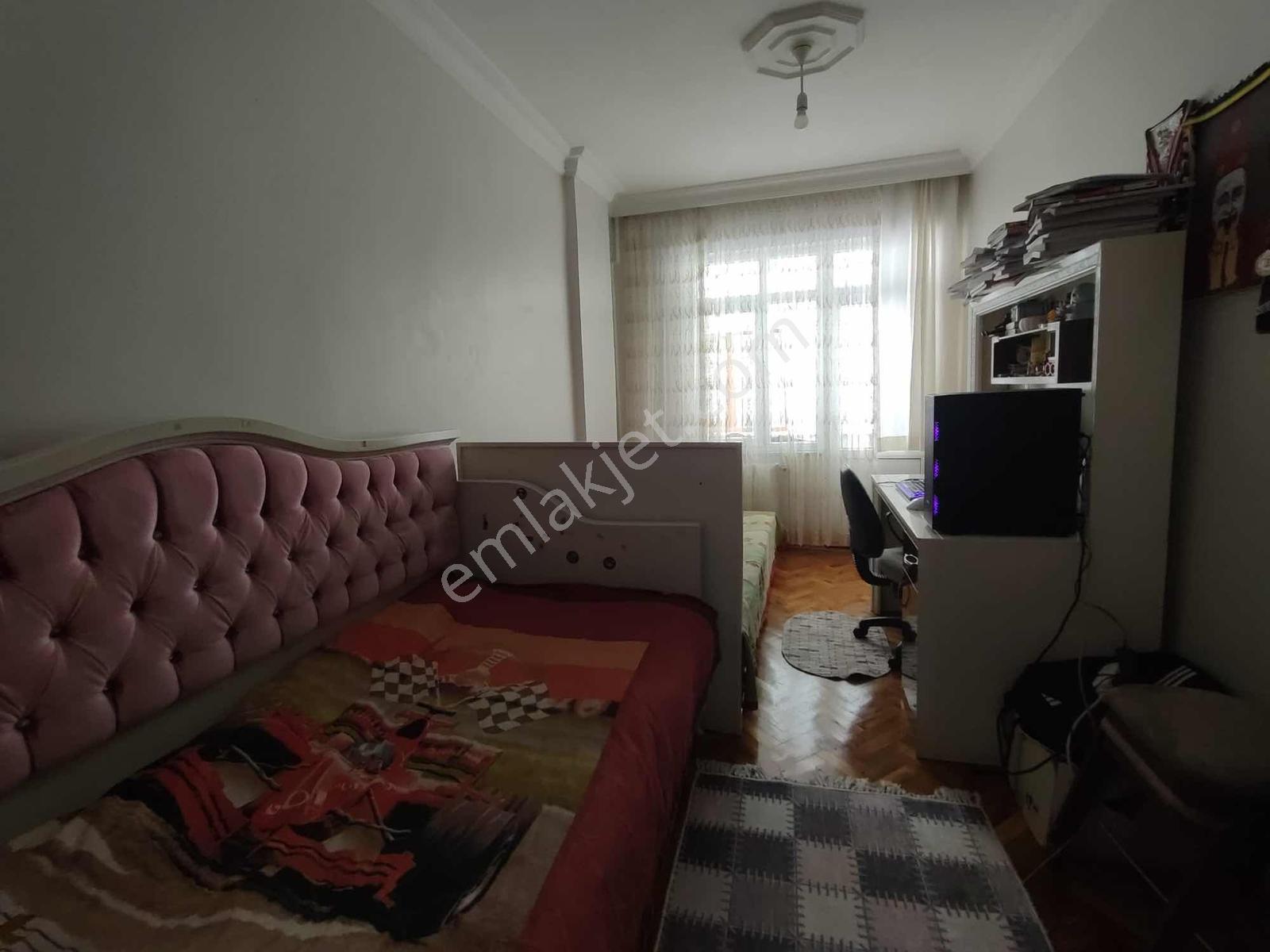 Bahçelievler Siyavuşpaşada 5.kat 2+1 70 M2 1999 Yapımı - Görsel 24