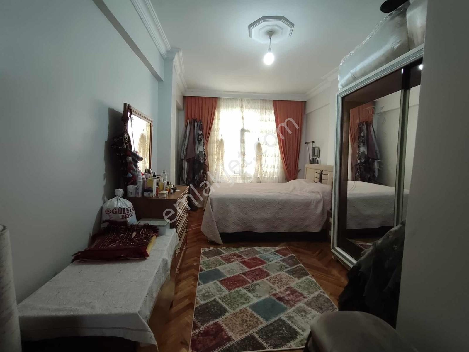 Bahçelievler Siyavuşpaşada 5.kat 2+1 70 M2 1999 Yapımı - Görsel 11