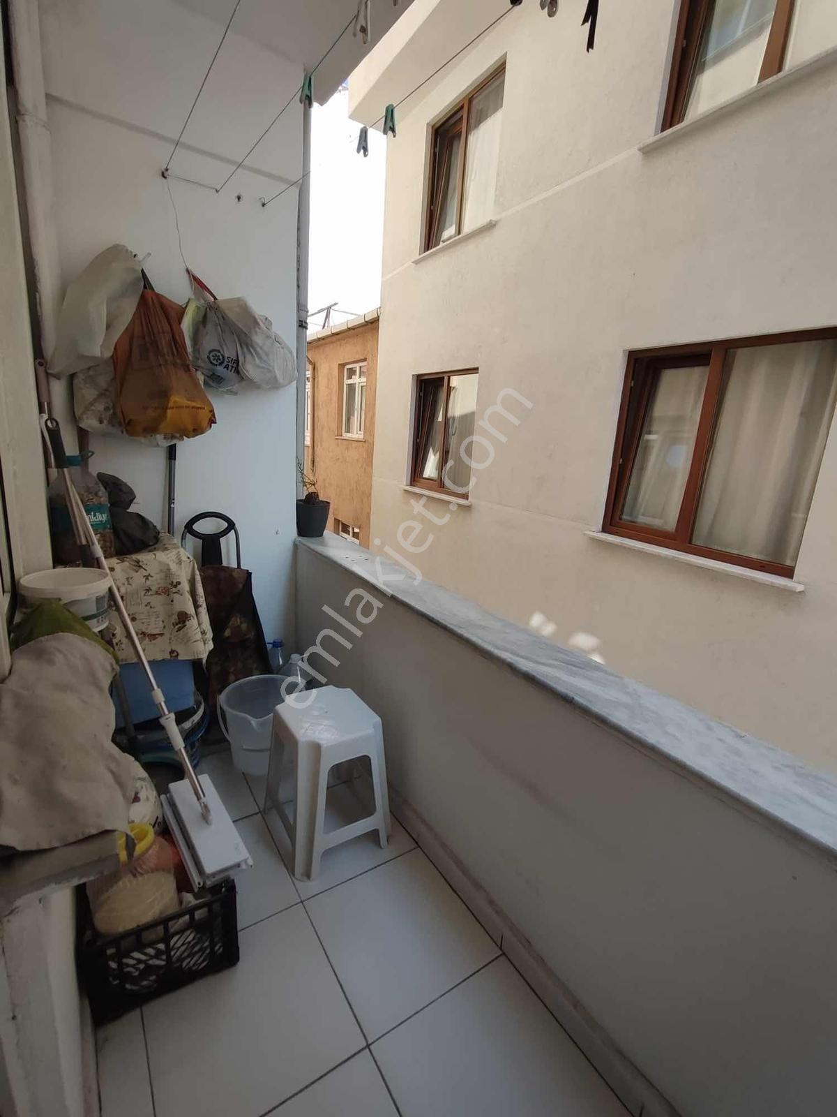 Bahçelievler Siyavuşpaşada 5.kat 2+1 70 M2 1999 Yapımı - Görsel 6