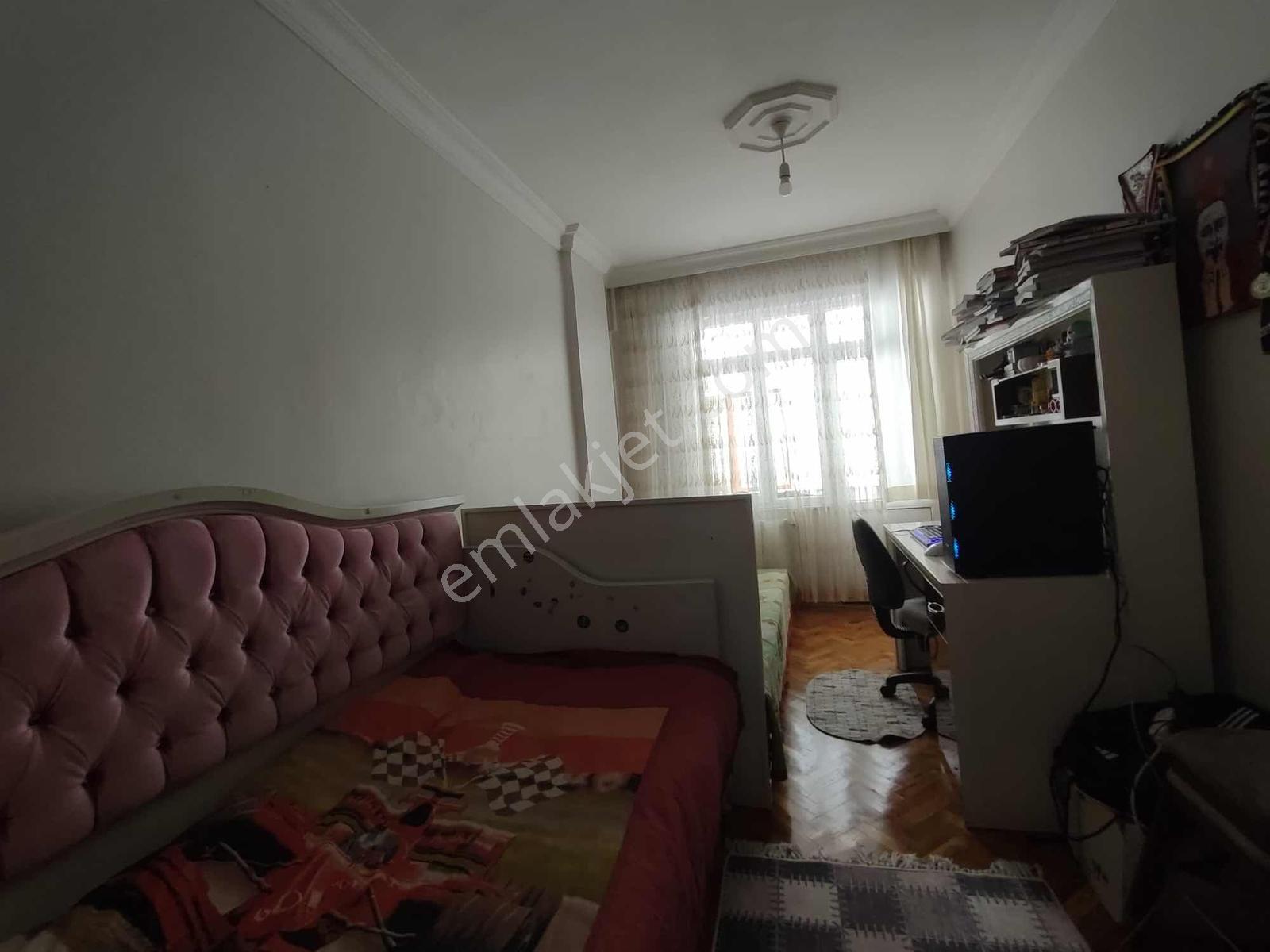 Bahçelievler Siyavuşpaşada 5.kat 2+1 70 M2 1999 Yapımı - Görsel 23