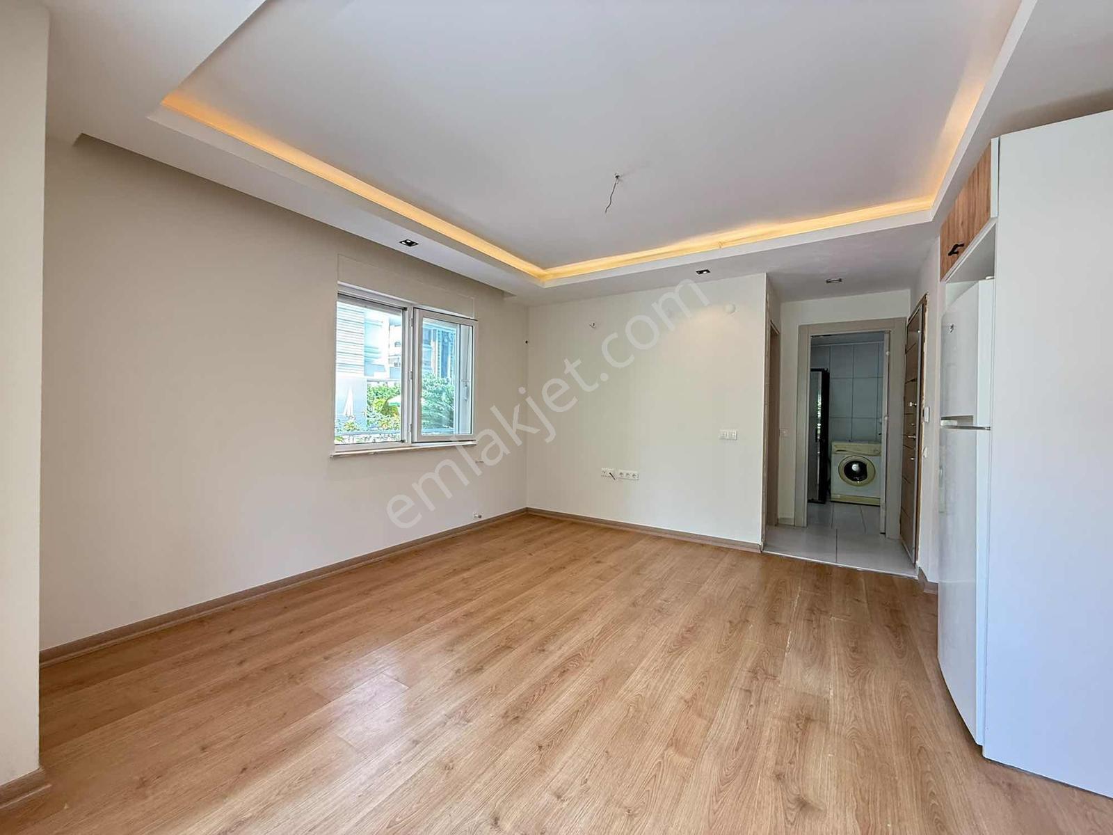 Havuzlu Site İçinde ,otoparklı,içi Yapılı 1+1 Daire - Görsel 13