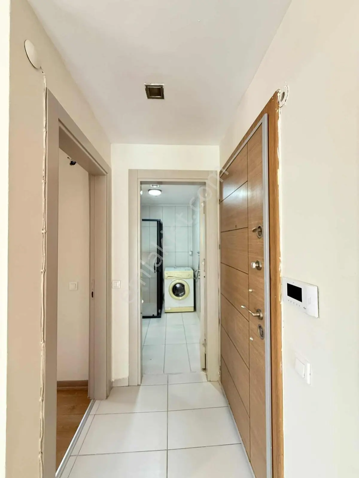 Havuzlu Site İçinde ,otoparklı,içi Yapılı 1+1 Daire - Görsel 14