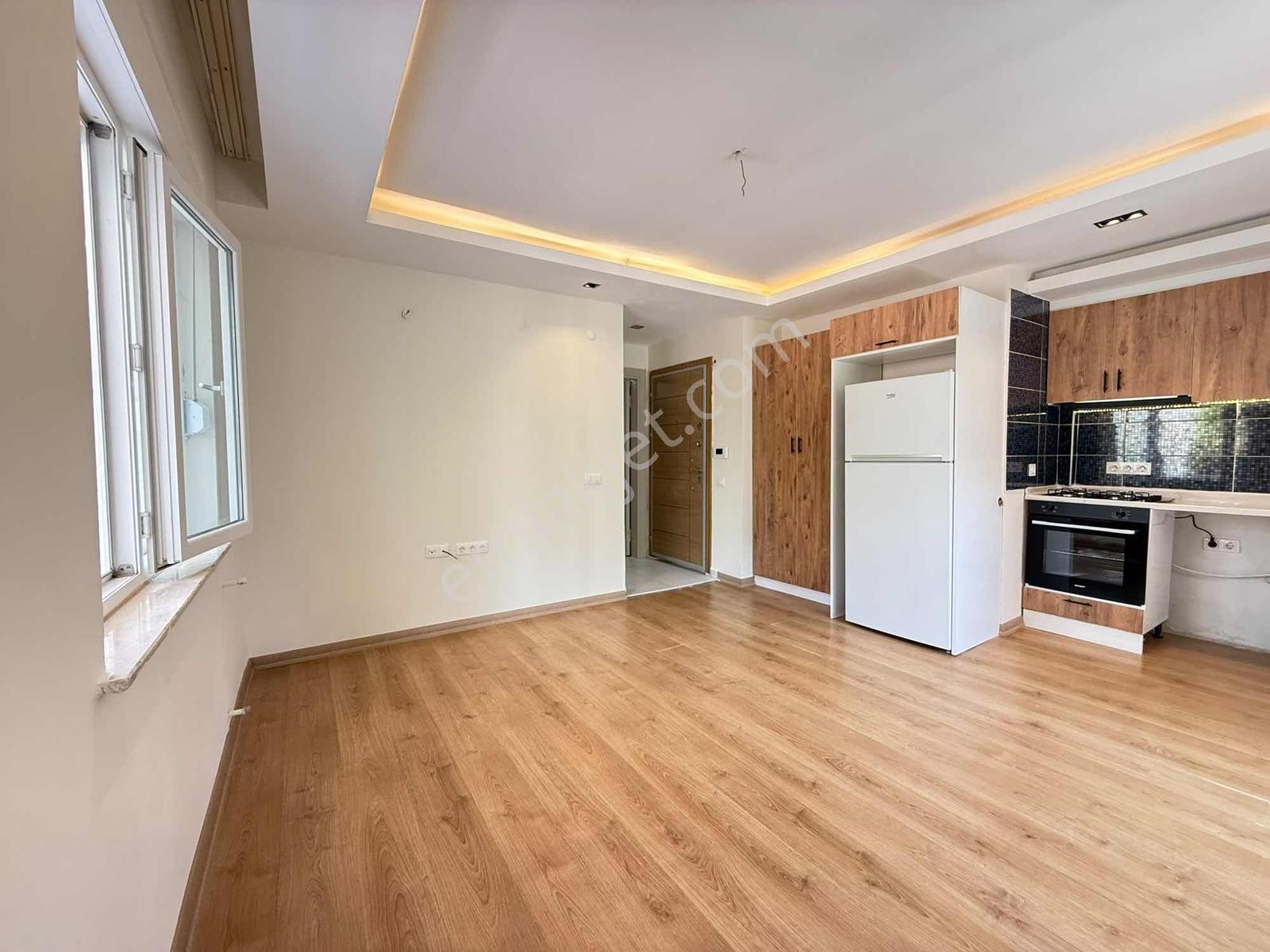 Havuzlu Site İçinde ,otoparklı,içi Yapılı 1+1 Daire - Görsel 6