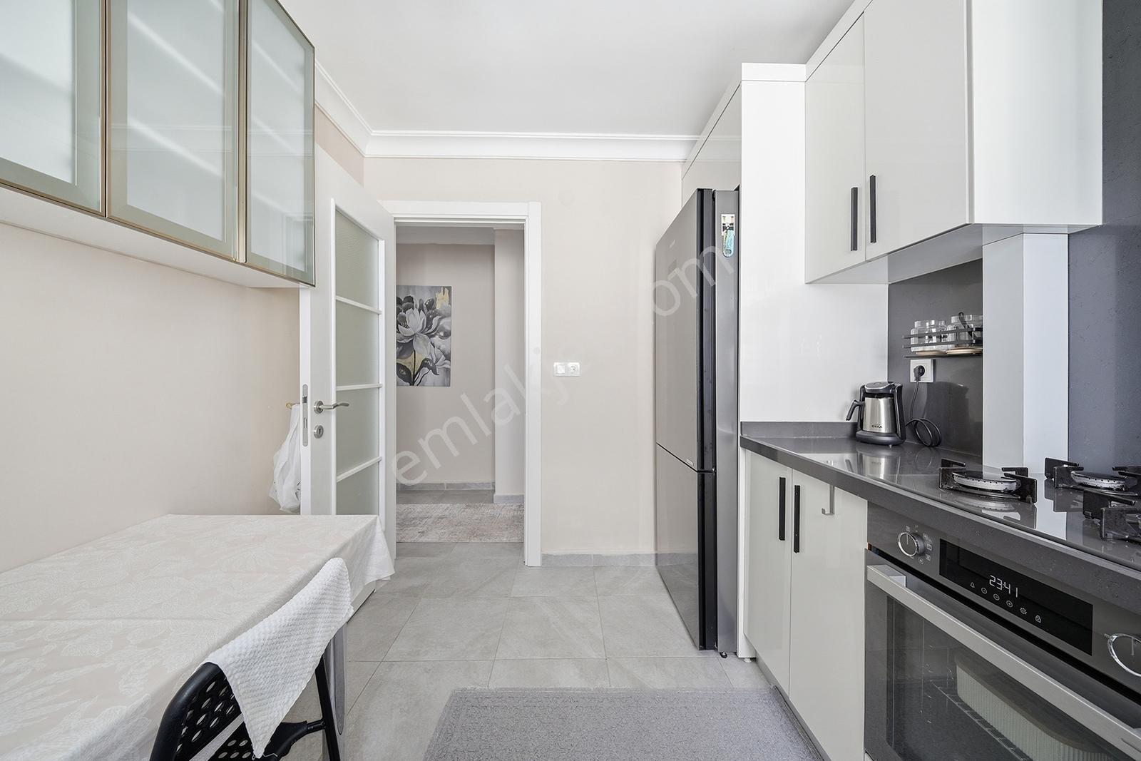 Pendik'te İskanlı, Arakat K.otoparklı Balkonlu Satılık 2+1 Daire - Görsel 16