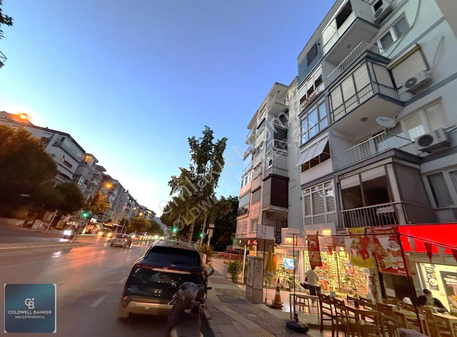 Girne Caddesi Üzerinde Merkezi Konumda Kiralık Daire