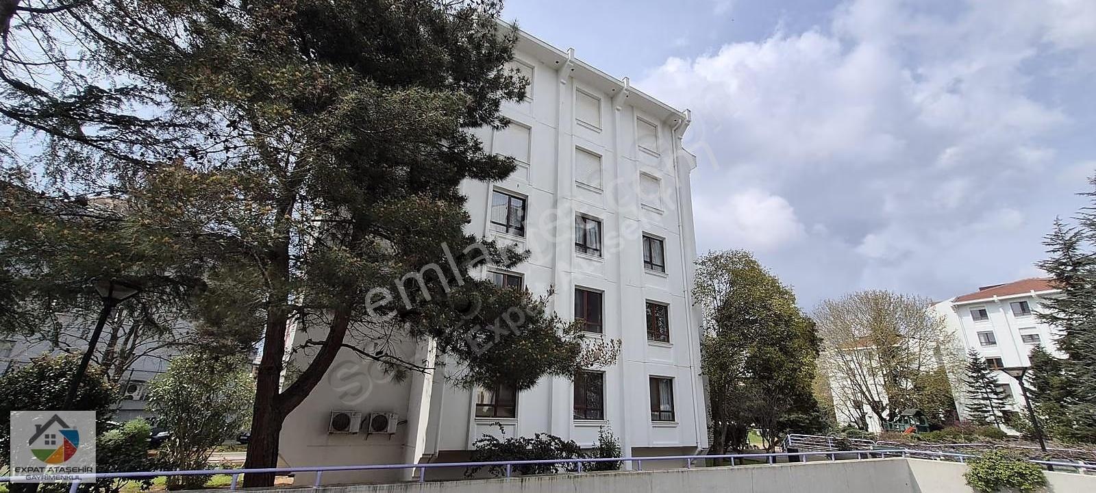 Ataşehir Akasya Kısa Katlılarda Geniş Ferah Boş Daire3,5+1 179m2 - Görsel 3