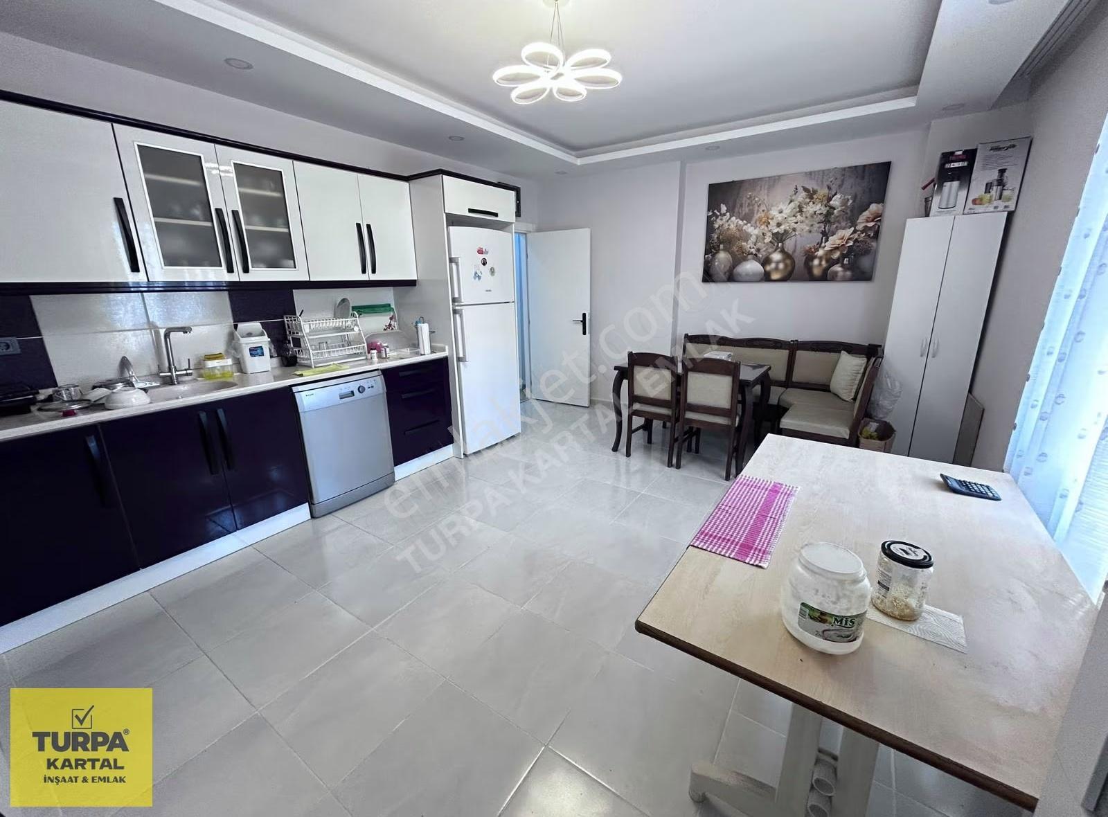 Didim Efeler Mahallesi'nde Tam Eşyalı 3+1 Bahce Katı Daire - Görsel 12