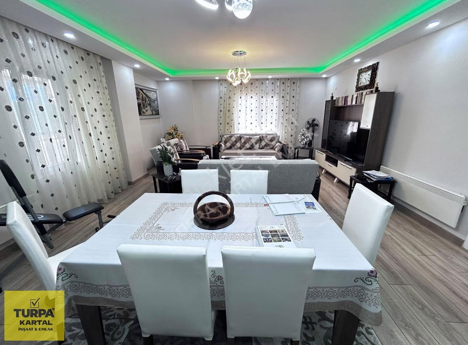 Didim Efeler Mahallesi'nde Tam Eşyalı 3+1 Bahce Katı Daire - Görsel 3