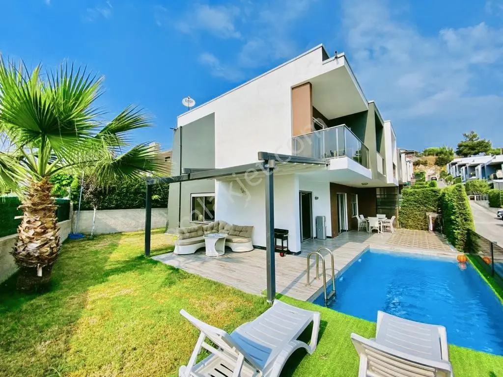 Kuşadası Kadınlar Denizi Tek Müstakil Satılık Lüks Villa - Görsel 2