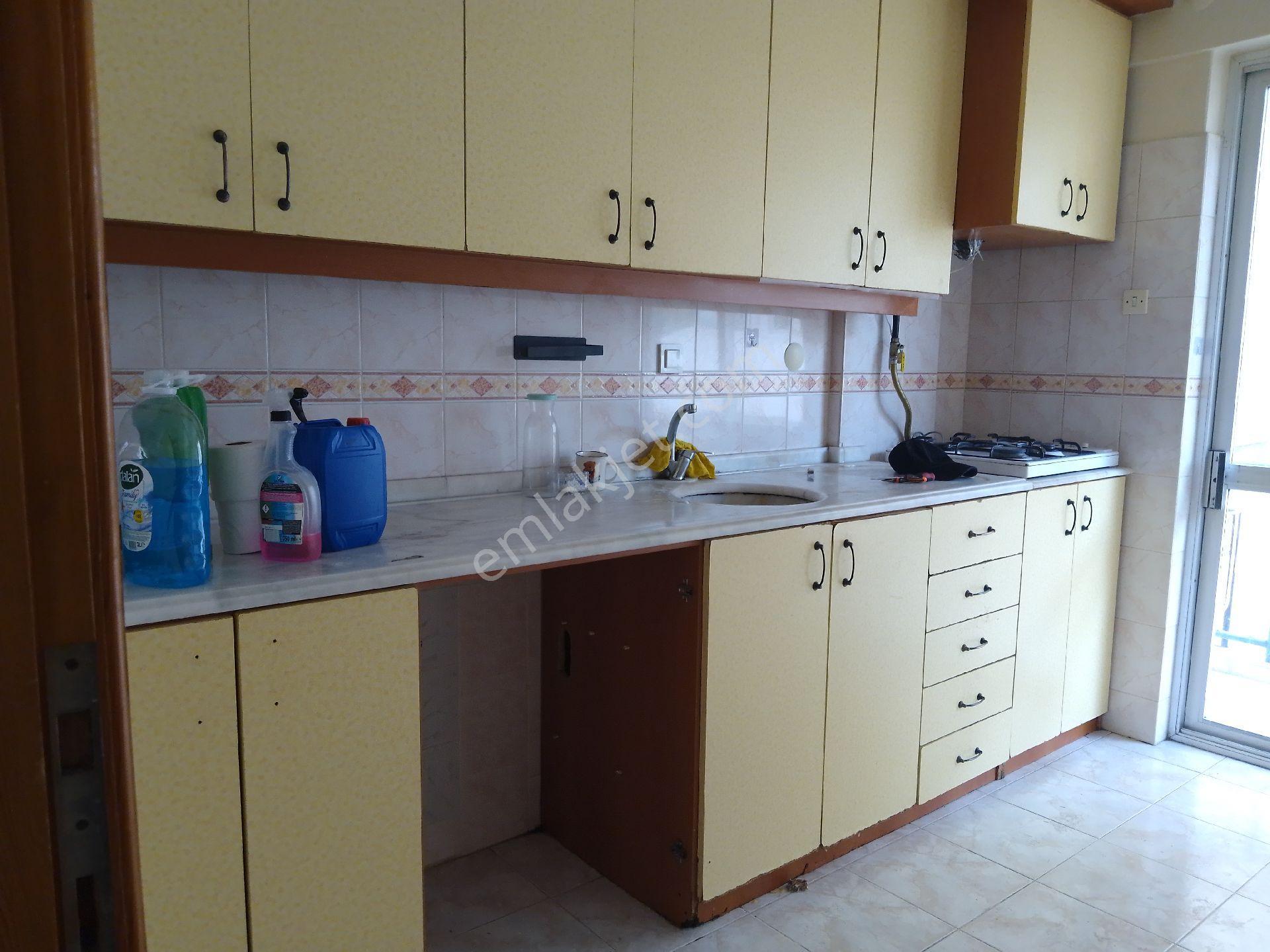 Artenew Emlak'tan Bornova Merkez'de Kiralık 3+1 Daire - Görsel 2