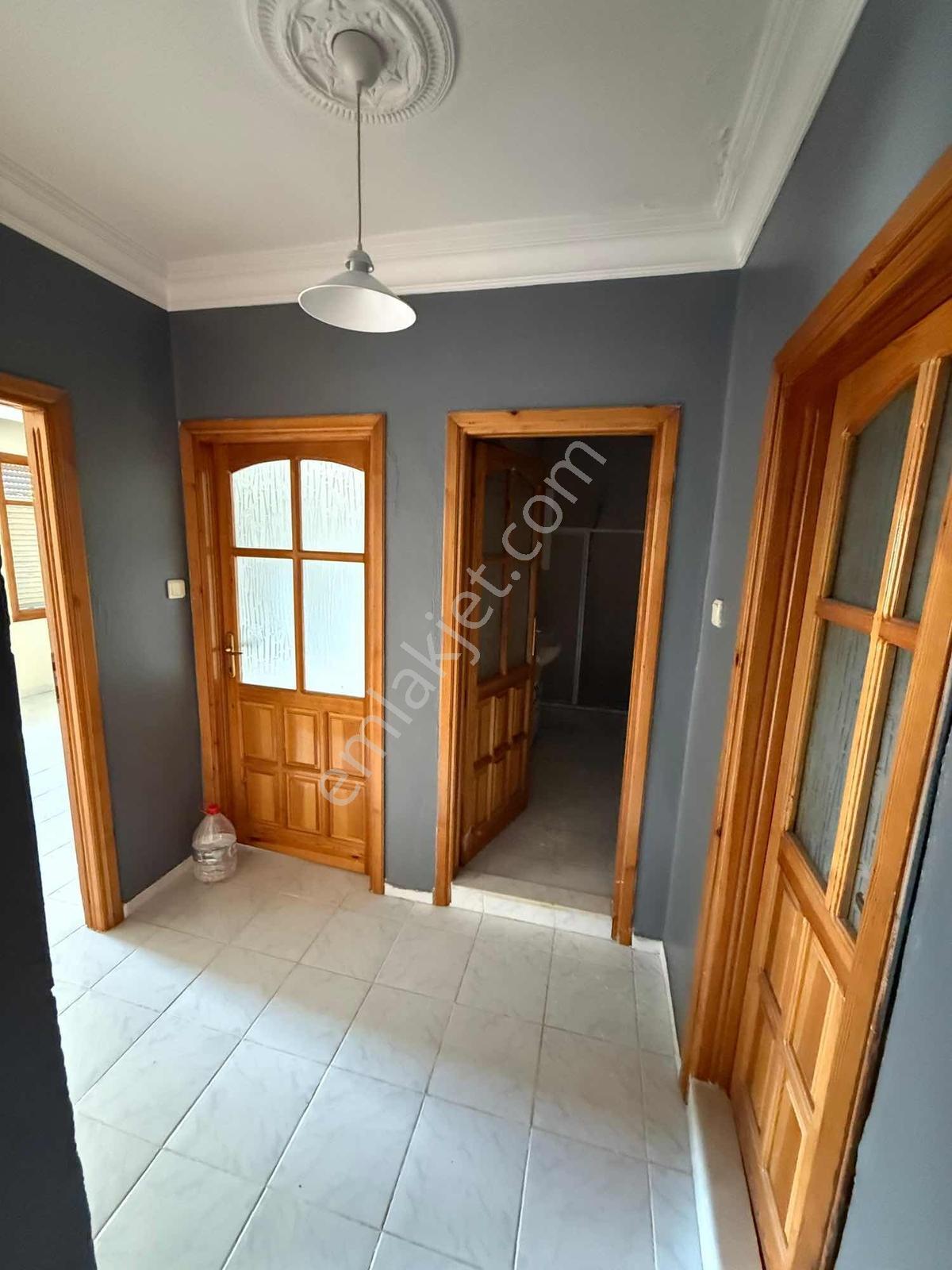 Ayvalık 150 Evler Mahallesinde Kiralık Daire - Görsel 7