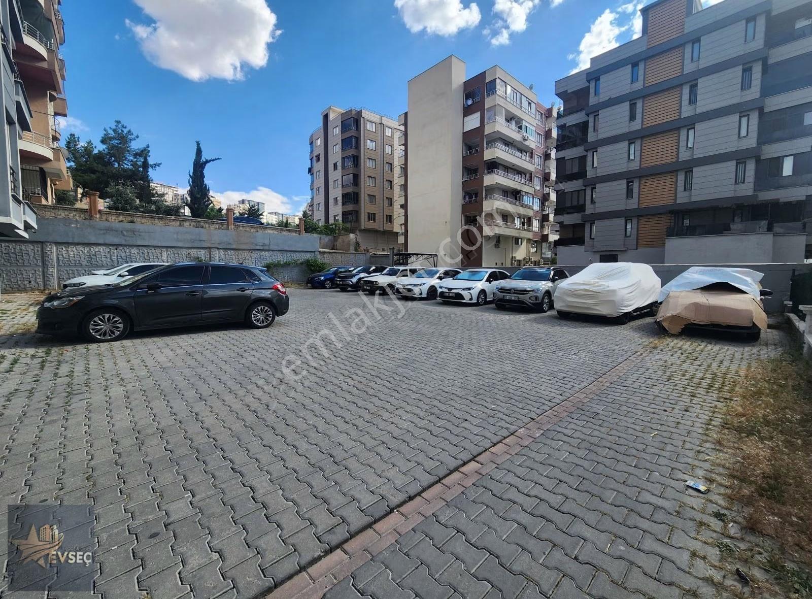 Rastgeldi Gayrimenkul'den 3 Odalı Full Yapılı Eksiksiz Satılık Lüks Daire - Görsel 18