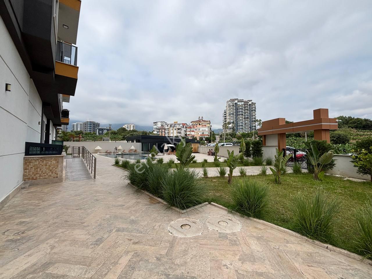 Mahmutlar Yenisey Tower'da 3+1 Ayrı Mutfak Güney Doğu Cephe - Görsel 27