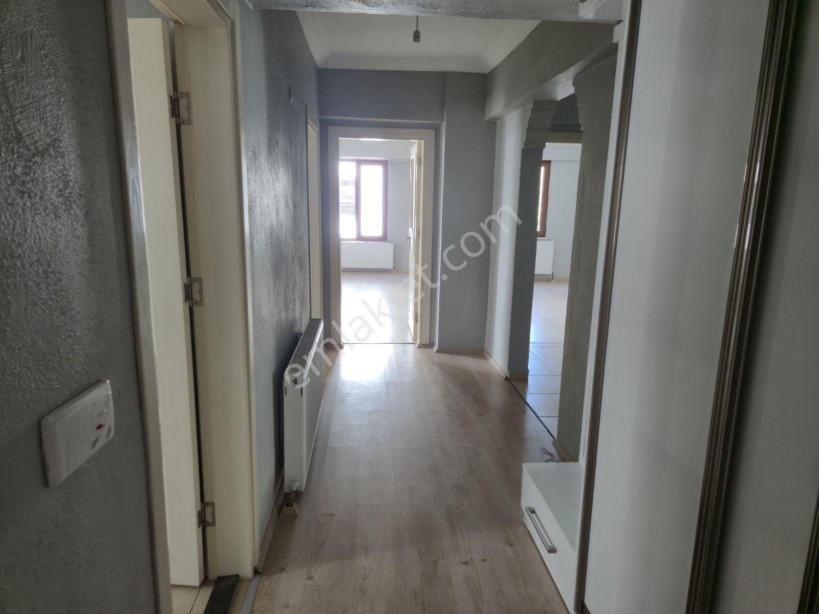 Adaplatin'den Düzce Merkezde Sitede Garajlı 110m2 2 Balkonlu 3+1 - Görsel 7
