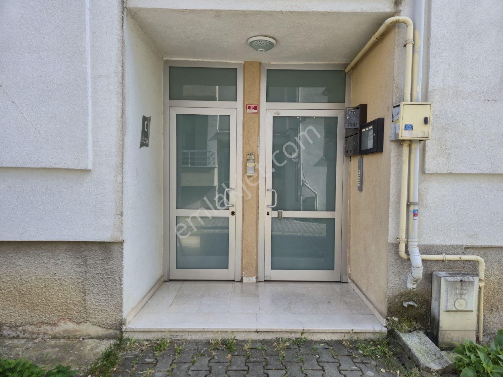 Adaplatin'den Düzce Merkezde Sitede Garajlı 110m2 2 Balkonlu 3+1 - Görsel 12