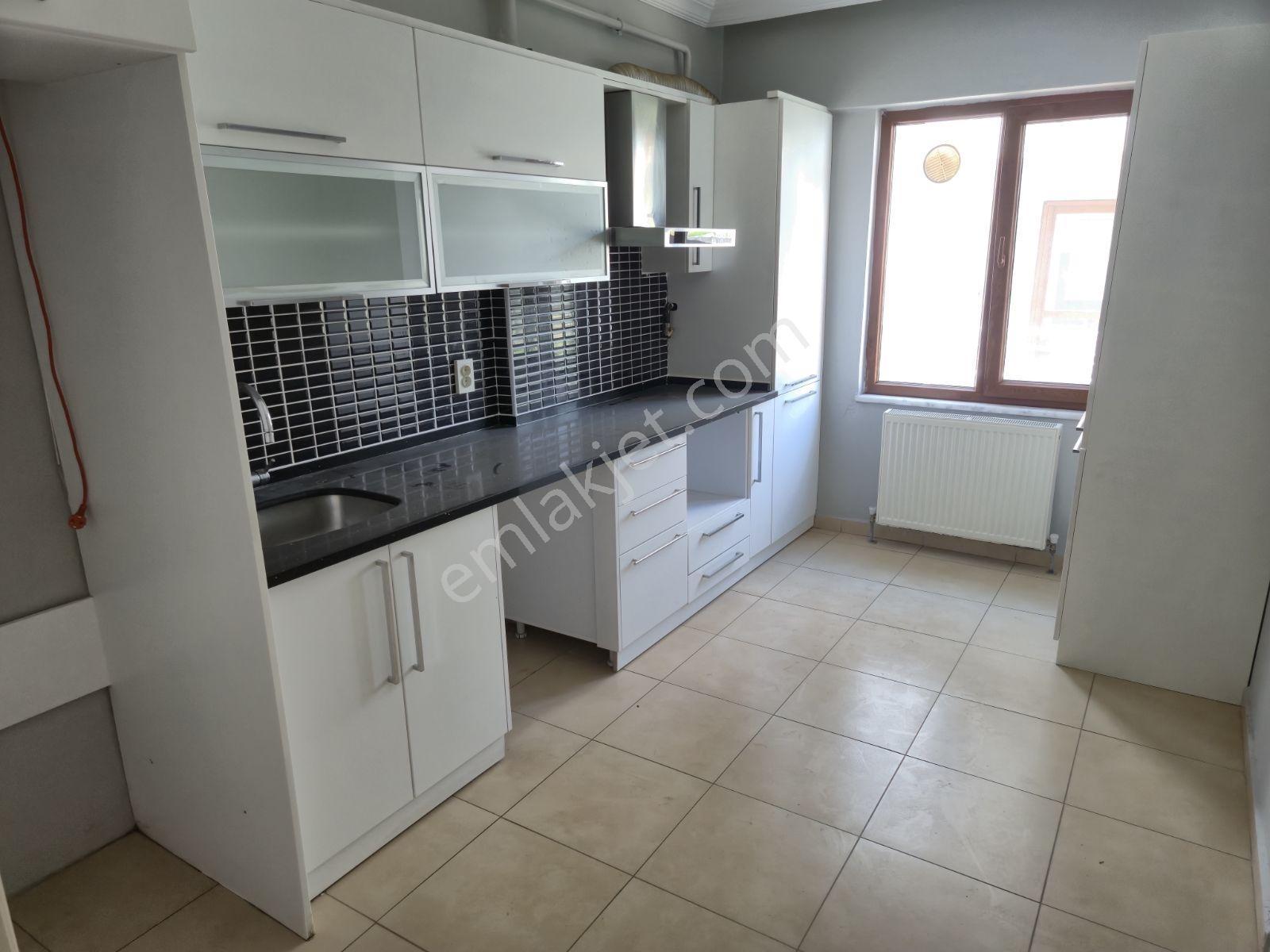 Adaplatin'den Düzce Merkezde Sitede Garajlı 110m2 2 Balkonlu 3+1 - Görsel 20