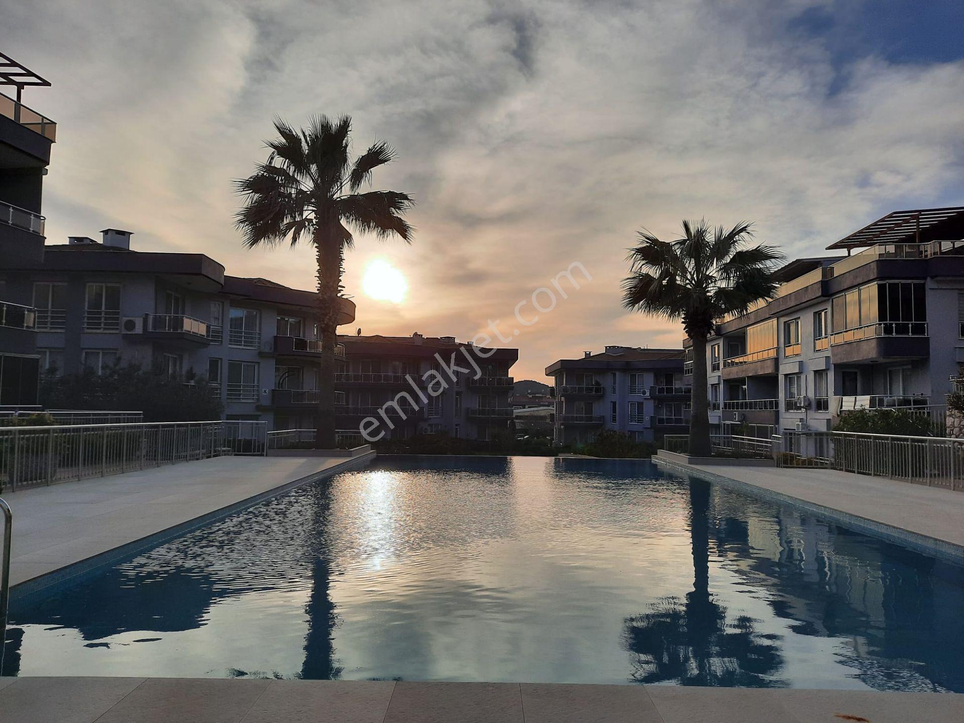 Güzelbahçe Yelki'de Yüzme Havuzlu Güvenlikli Sitede 3+1 Satılık Daire - Görsel 24