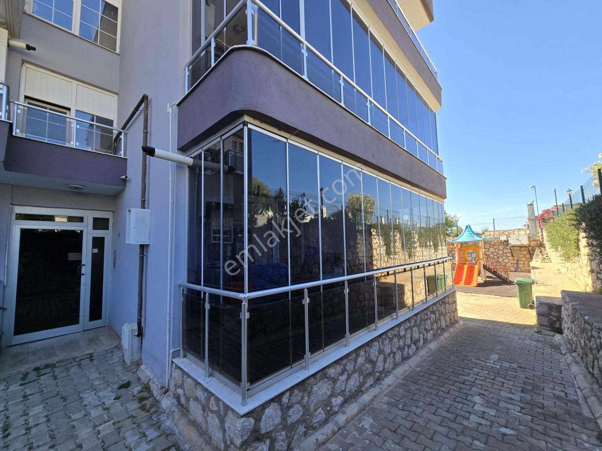 Güzelbahçe Yelki'de Yüzme Havuzlu Güvenlikli Sitede 3+1 Satılık Daire - Görsel 5
