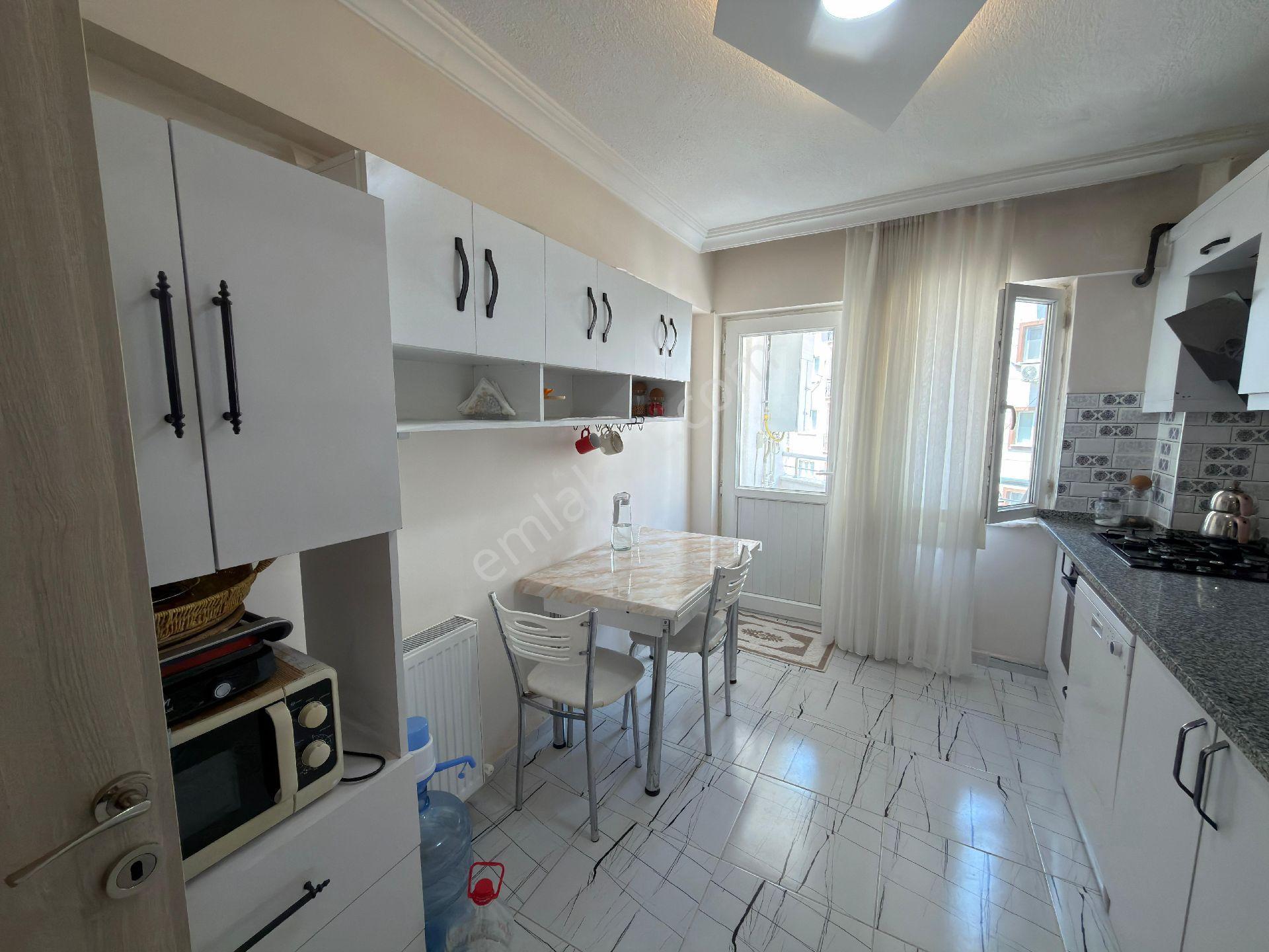 Manisa Yunusemre Muradiyede Satılık 3+1 Kapalı Mutfak Ara Kat Daire - Görsel 7