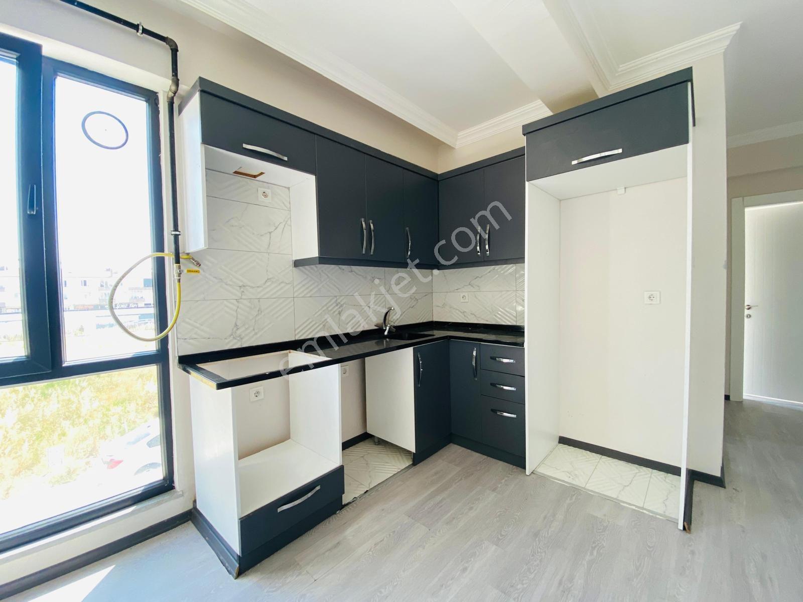 Saka Gayrimenkul'den Kiralık 1+1 Cadde Cepheli Kombili Daire - Görsel 8
