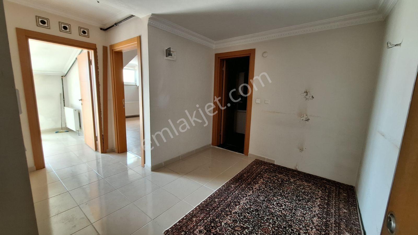 Ünalan Mahallesi'nde Emaara Komşu 1+1 Teraslı Geniş Daire - Görsel 8
