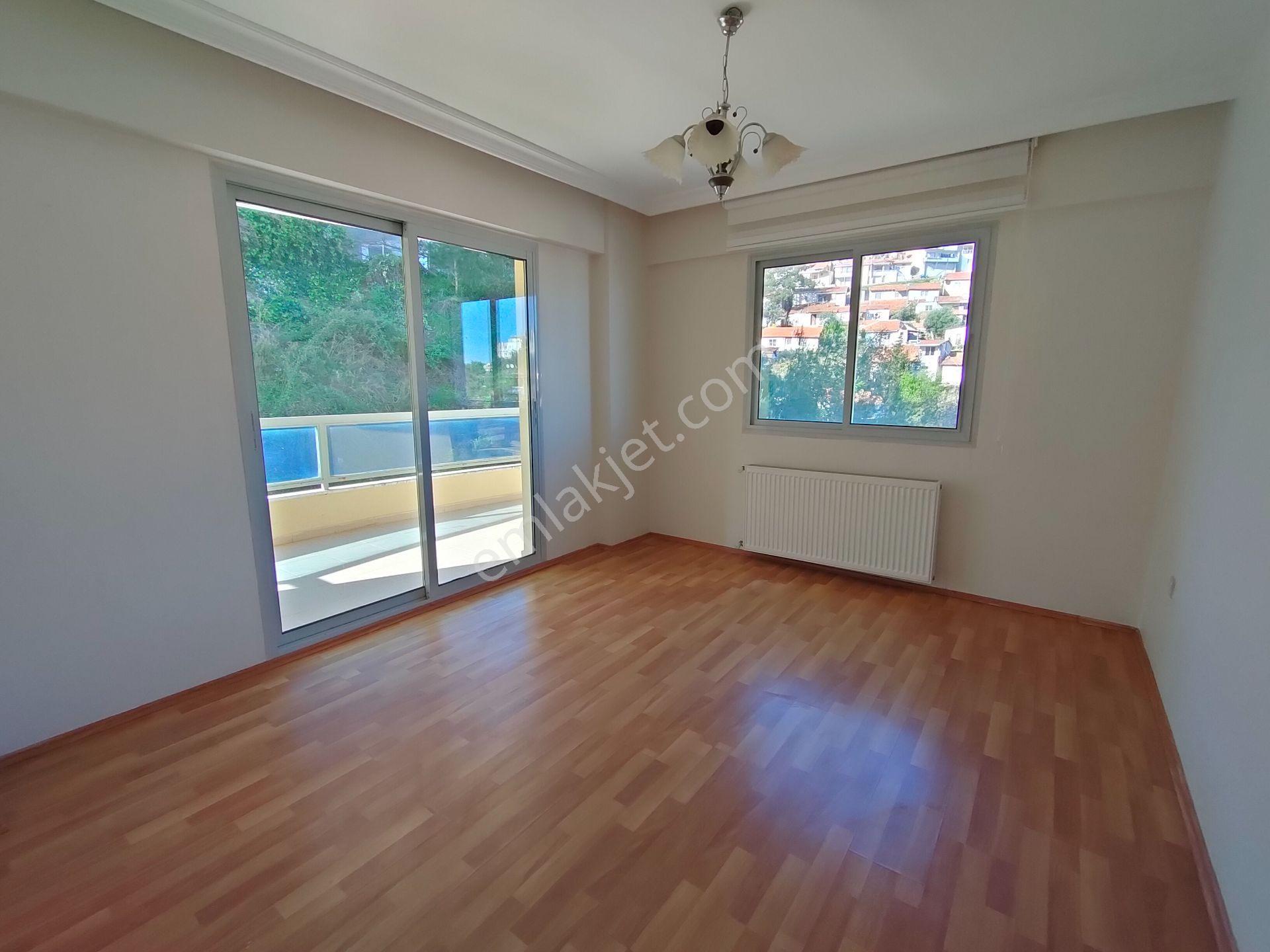 İzmir Narlıdere Narlı Mah. Deniz Manzaralı 150 M2 3+1 Daire - Görsel 18