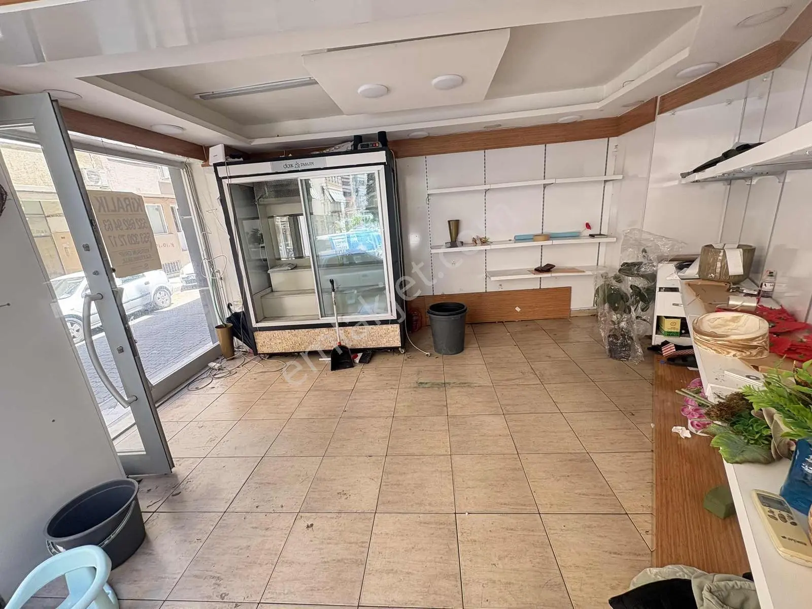 Çarşı İçi Köşe Dükkan İster Ofis İster Depo Yapılabilir - Görsel 4