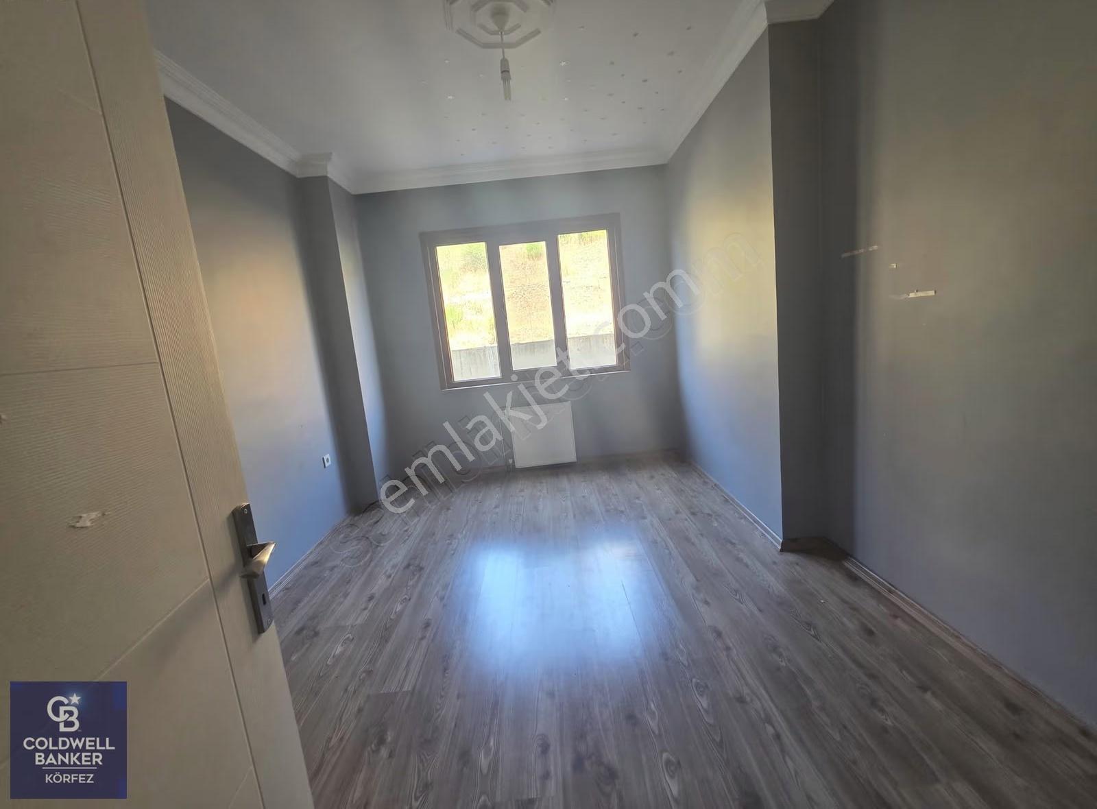 Edremit Atatürk Mahallesinde Kiralık 4+1 Geniş Daire - Görsel 15