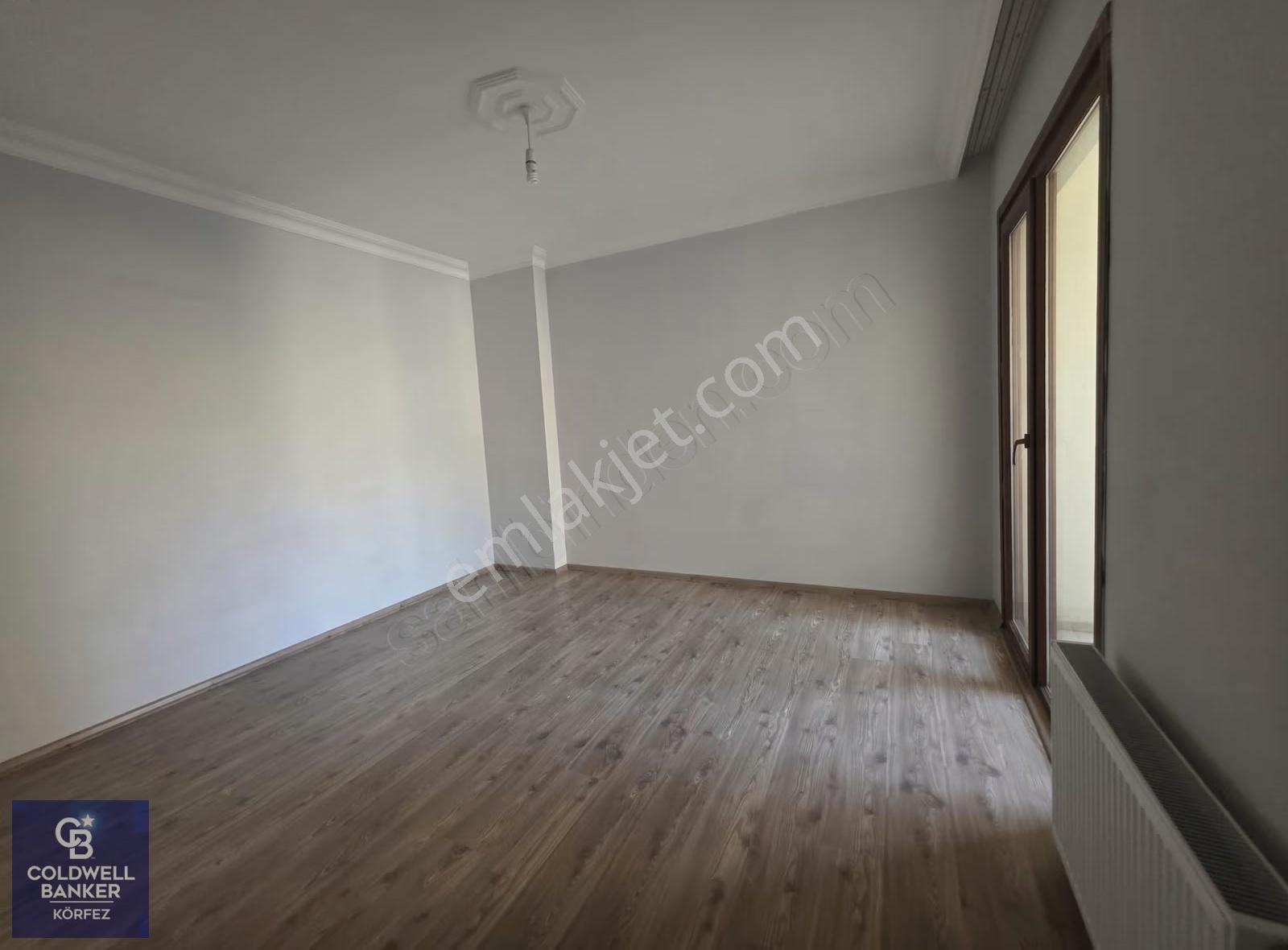 Edremit Atatürk Mahallesinde Kiralık 4+1 Geniş Daire - Görsel 13
