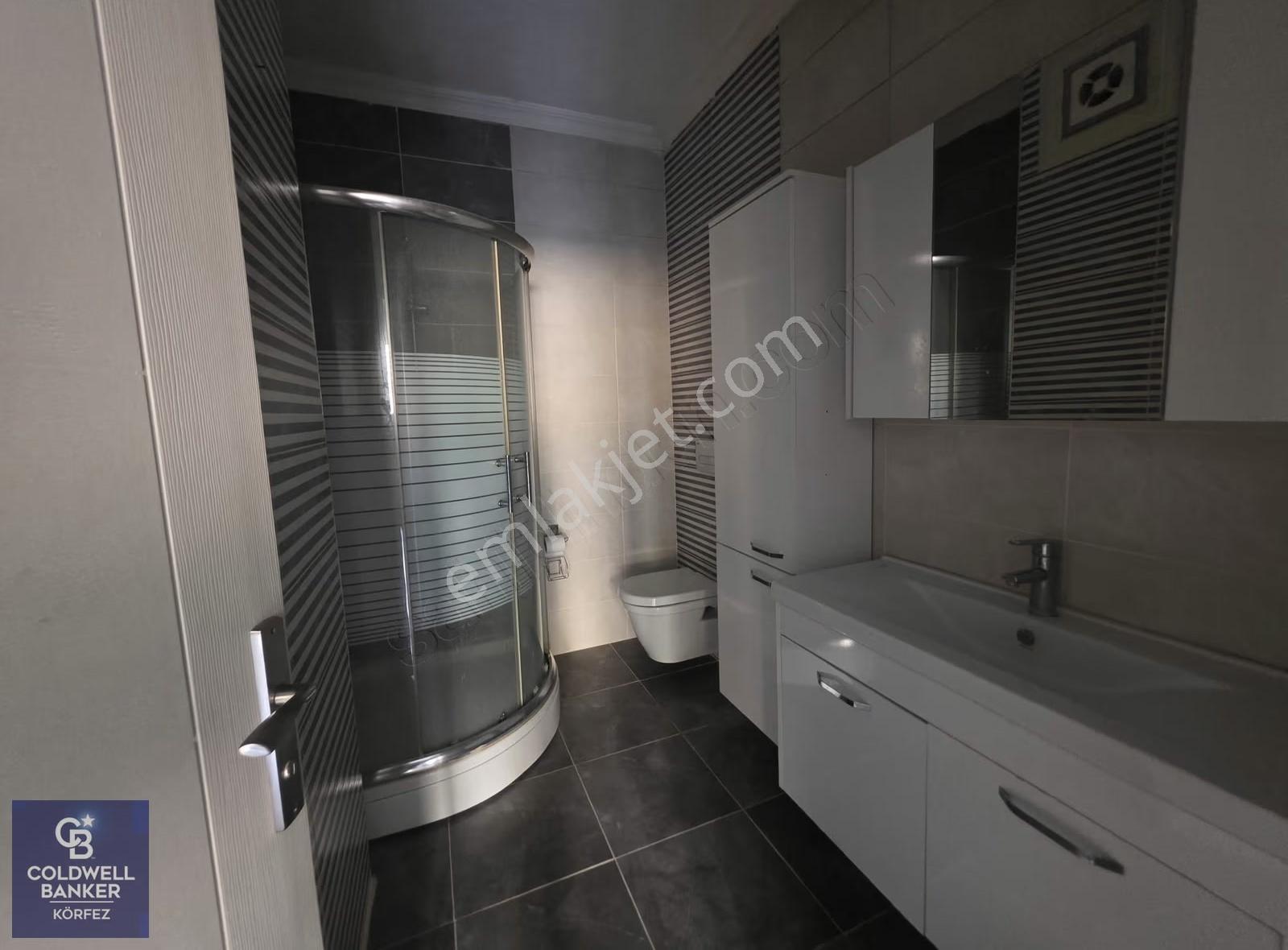 Edremit Atatürk Mahallesinde Kiralık 4+1 Geniş Daire - Görsel 23