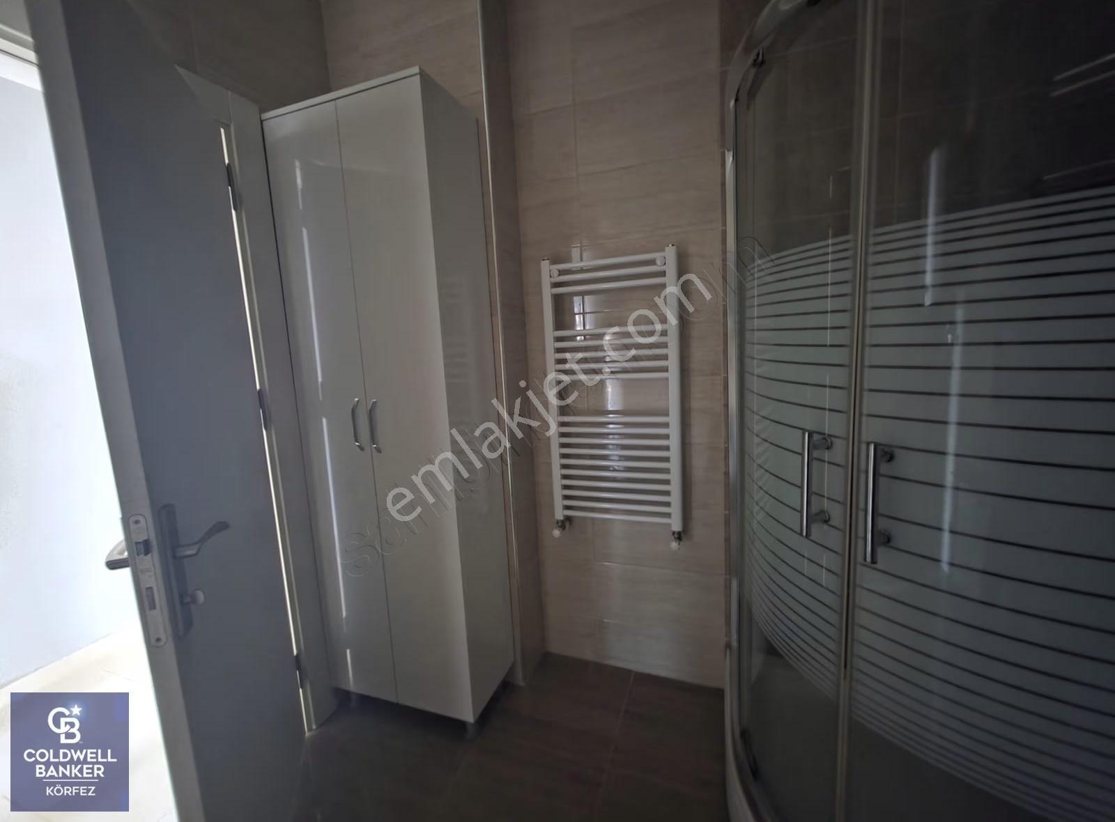 Edremit Atatürk Mahallesinde Kiralık 4+1 Geniş Daire - Görsel 9