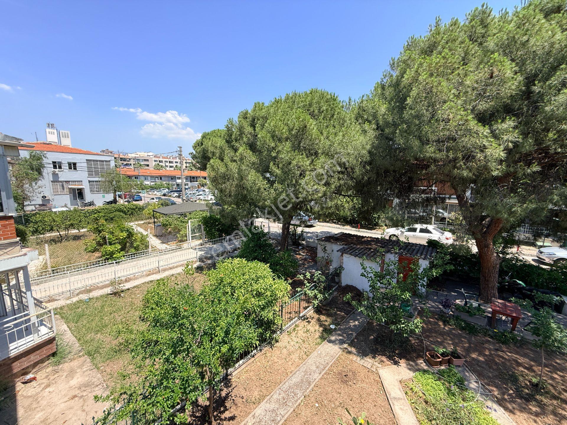 Bostanlı'da Sahile 150m, Bahçeli Satılık 3+1 Daire (140m² Bahçe) - Görsel 9