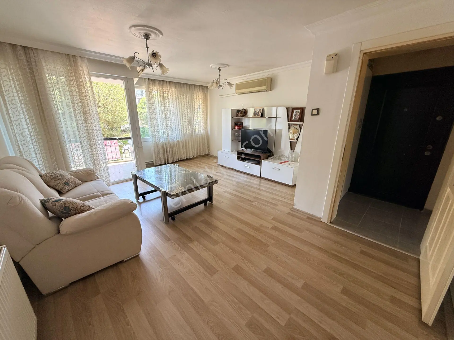Bostanlı'da Sahile 150m, Bahçeli Satılık 3+1 Daire (140m² Bahçe) - Görsel 2