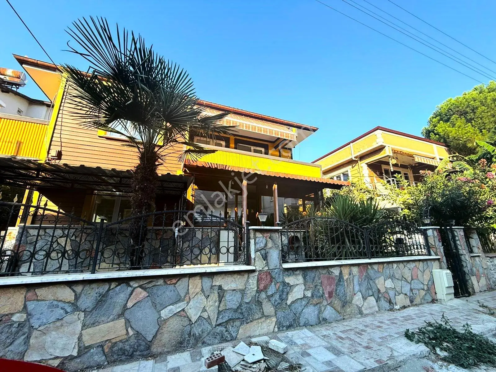 𝄞blue Life Egen'den Altınkum Merkez'de Denize 20mt Yeşilimsi Müstakil Konsept Arayanlara 2+1 Daire